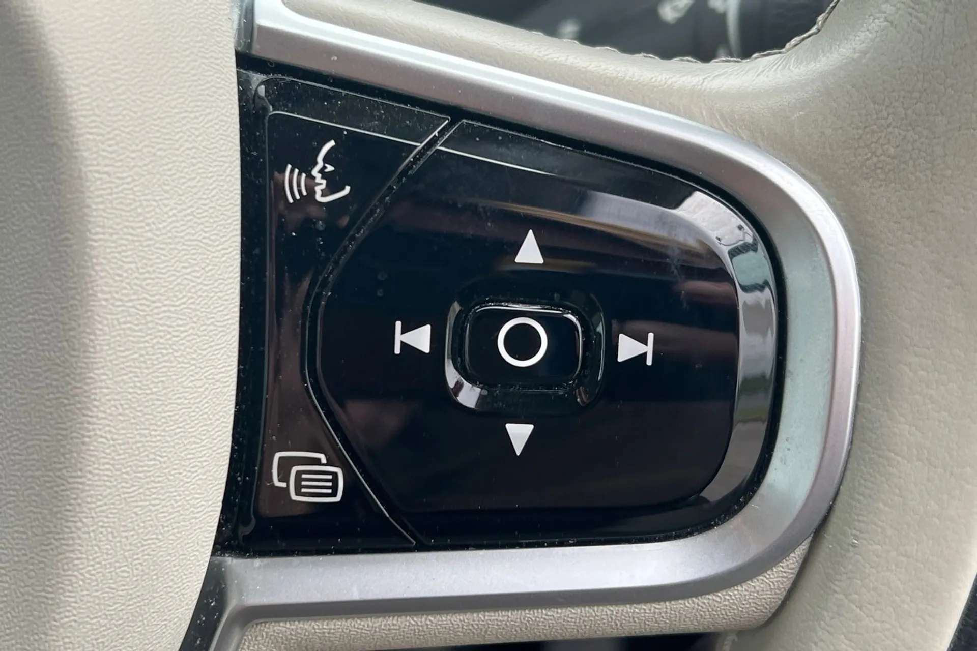 2019 VOLVO XC90 2019 VOLVO XC90