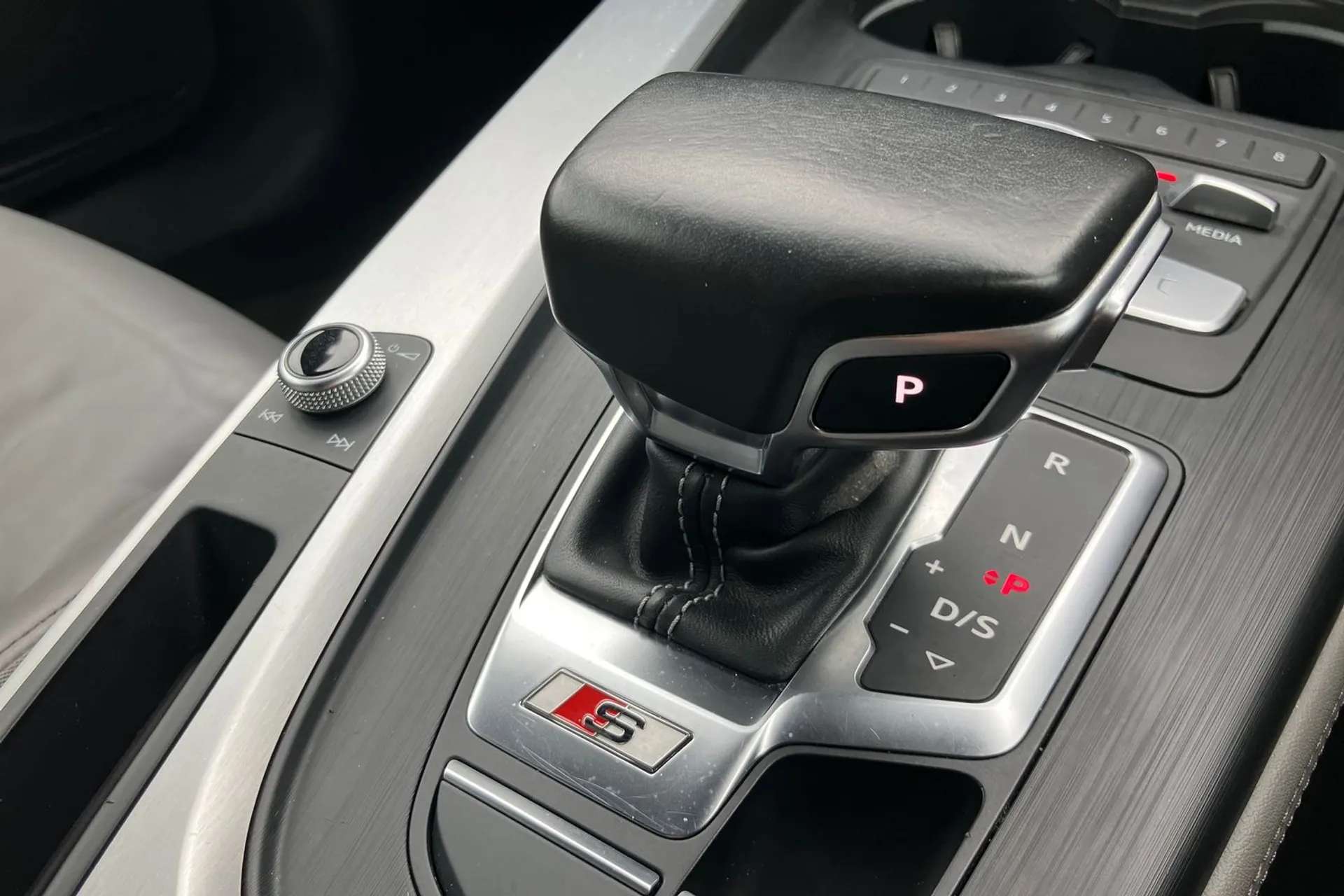 2018 AUDI A4 2018 AUDI A4