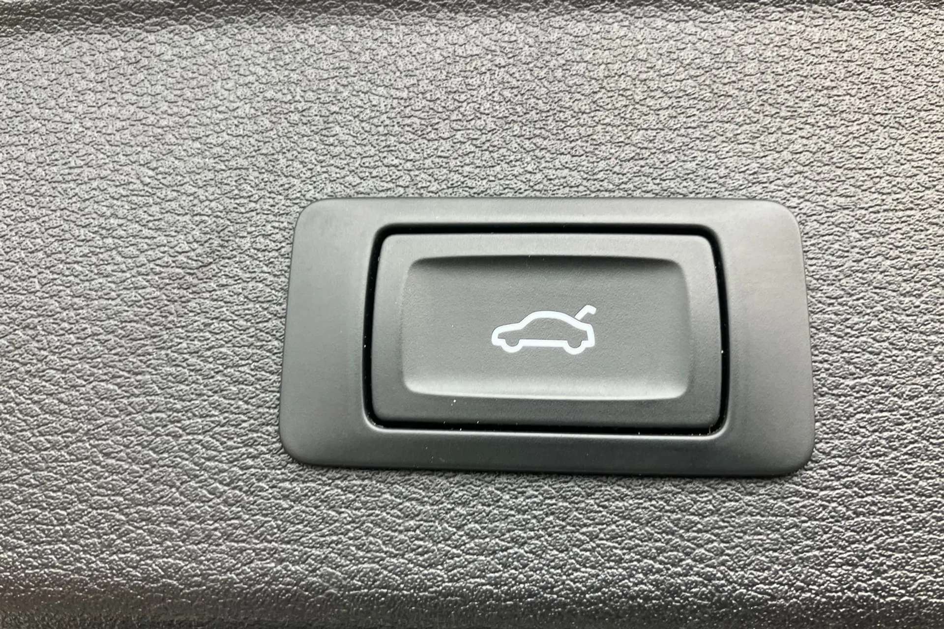 2018 AUDI A4 2018 AUDI A4