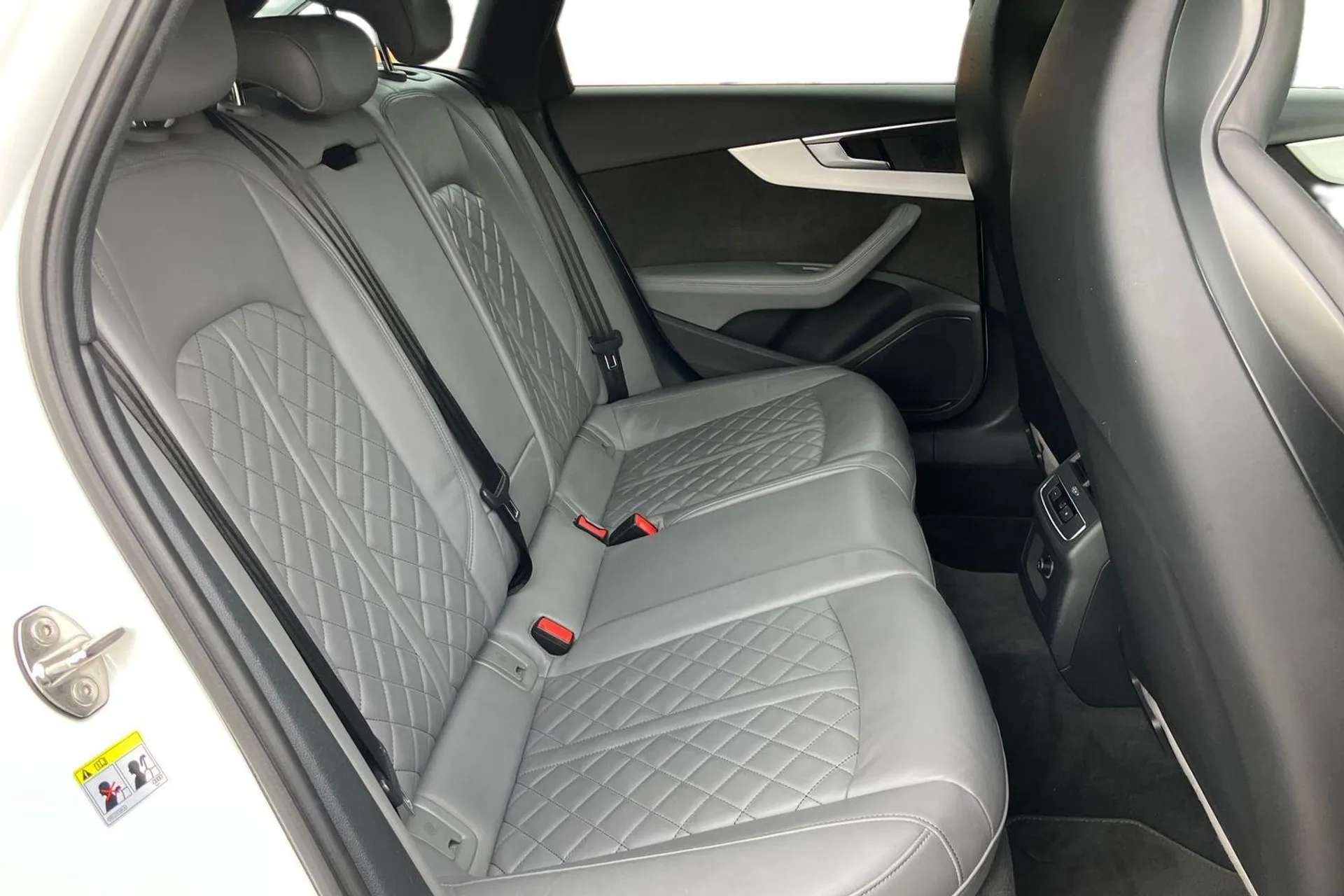 2018 AUDI A4 2018 AUDI A4