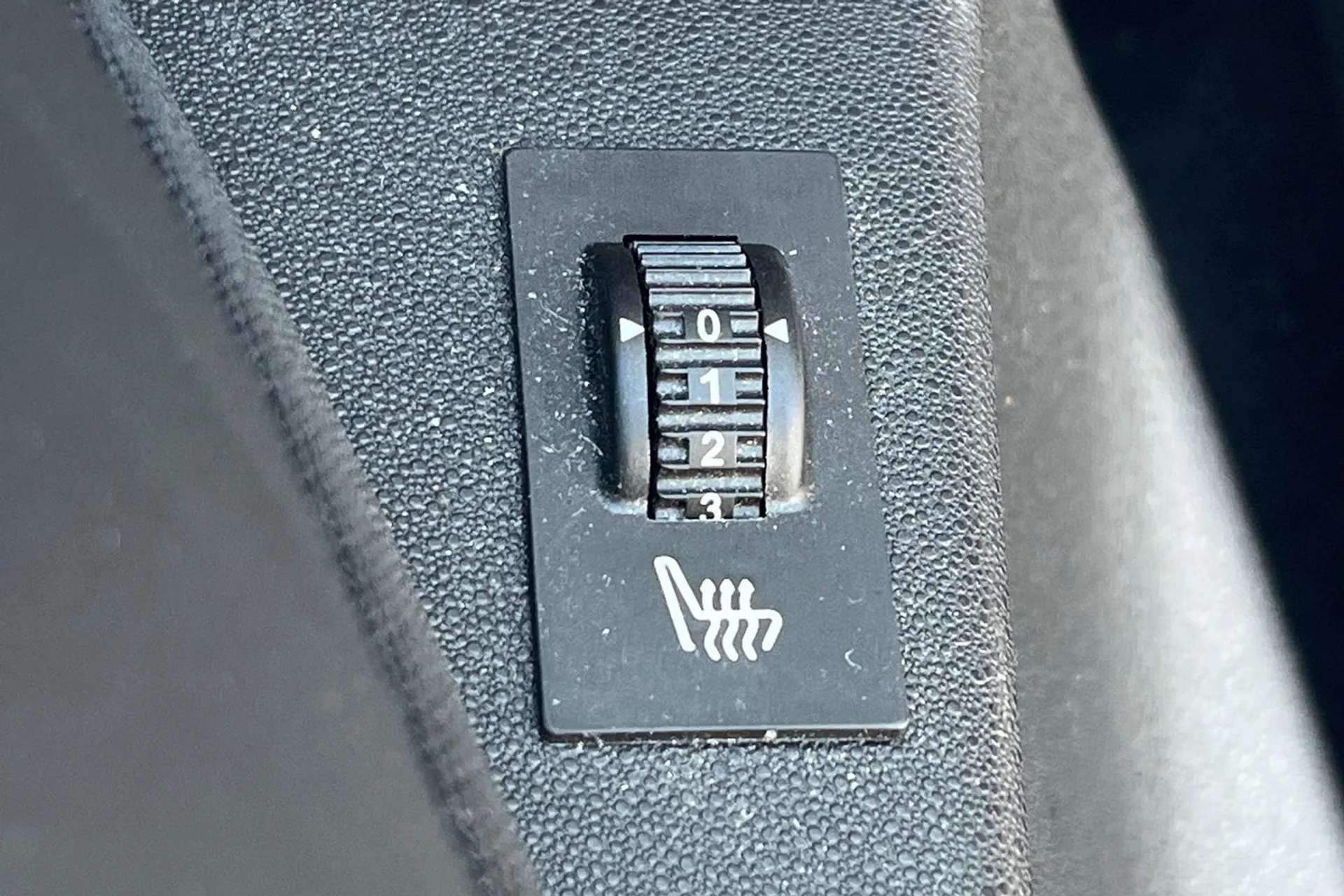 2016 PEUGEOT 208 2016 PEUGEOT 208