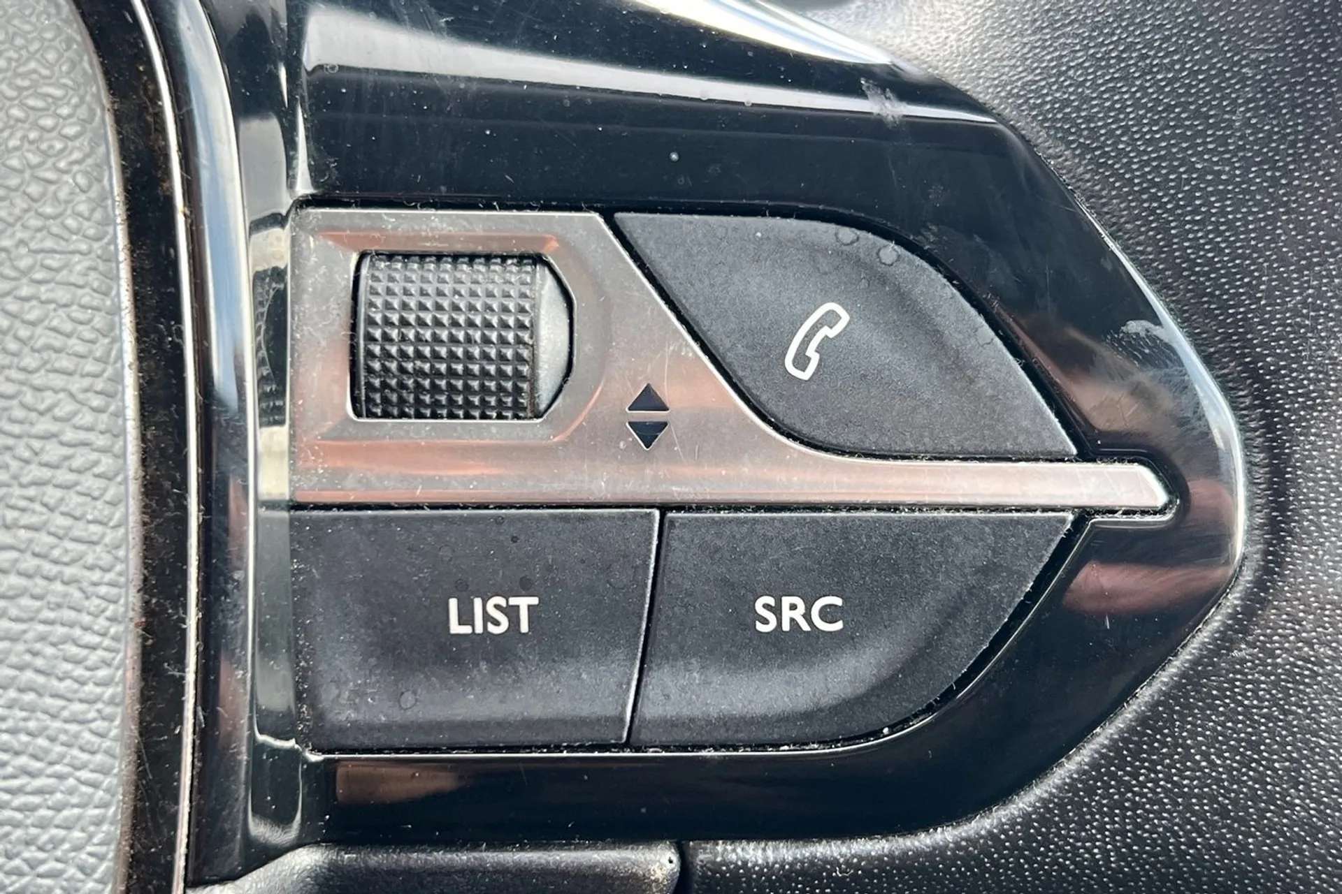 2020 PEUGEOT 2008 2020 PEUGEOT 2008
