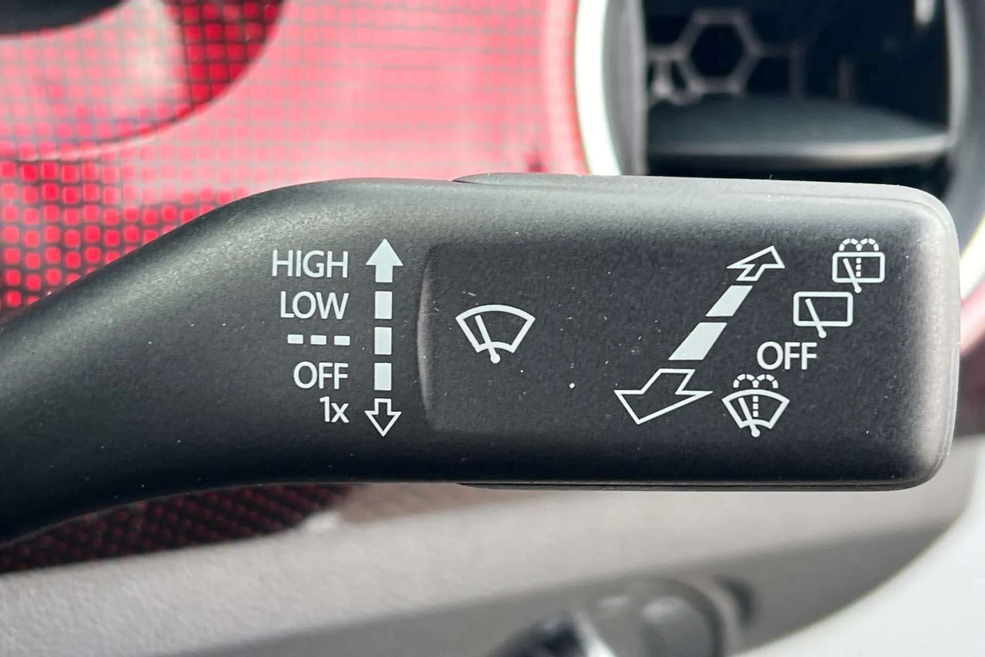 2019 VOLKSWAGEN UP 2019 VOLKSWAGEN UP