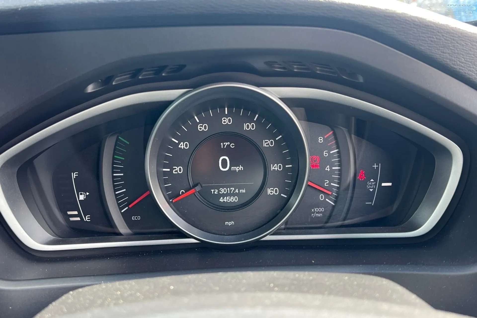 2019 VOLVO V40 2019 VOLVO V40
