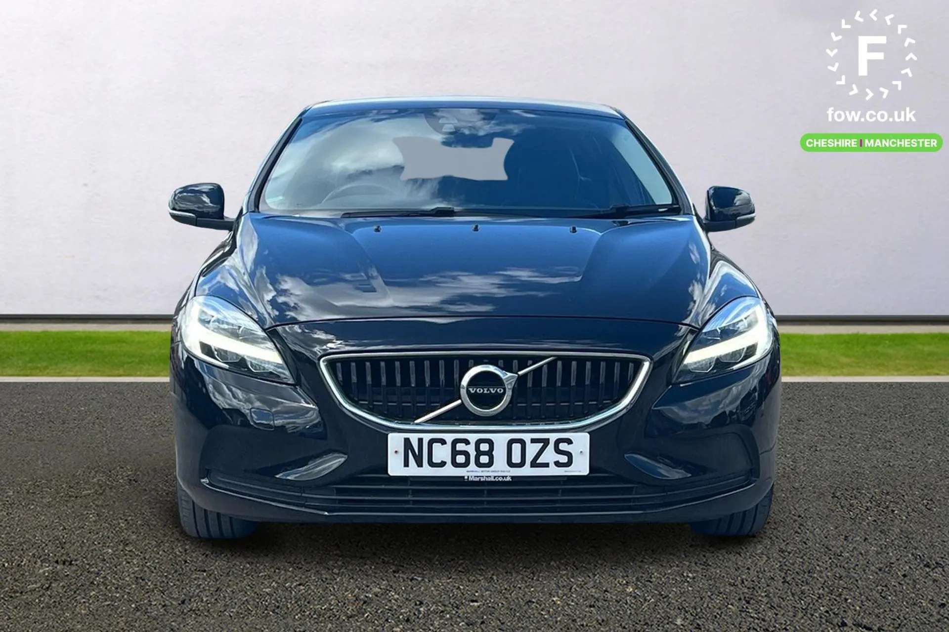 2019 VOLVO V40 2019 VOLVO V40