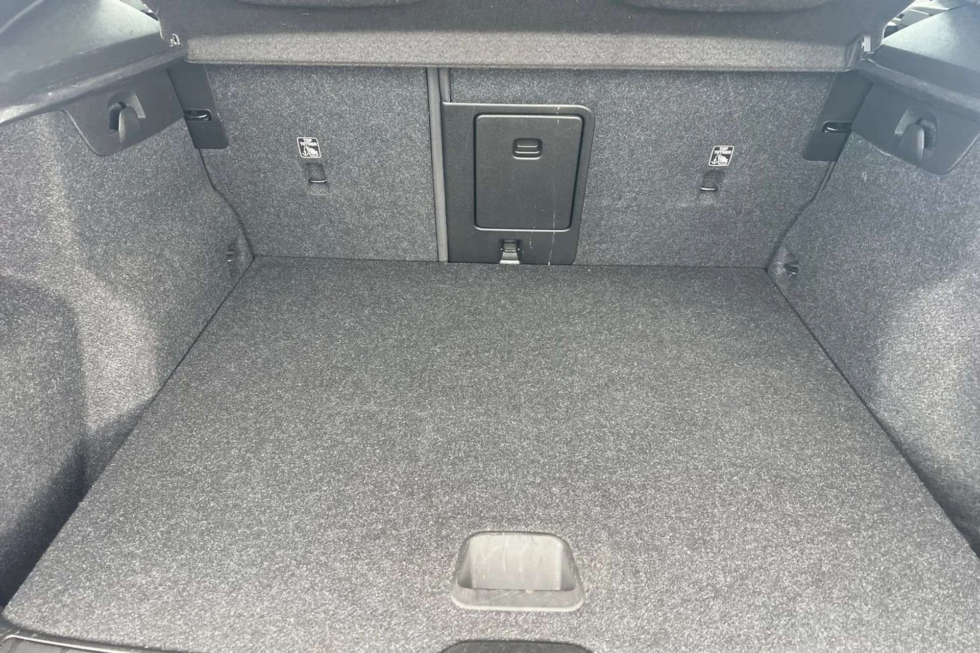 2021 VOLVO XC40 2021 VOLVO XC40