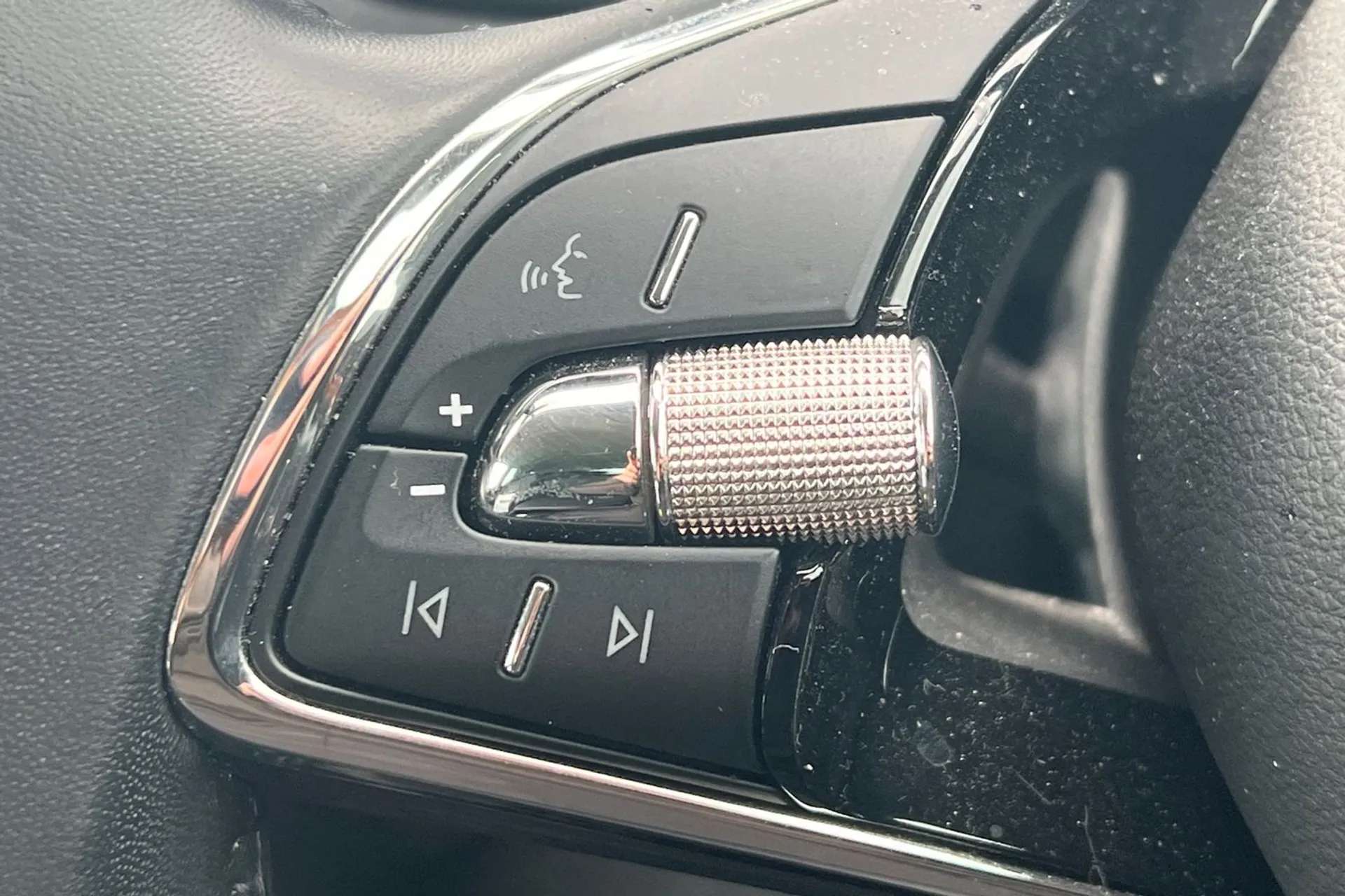 2022 SKODA KAROQ 2022 SKODA KAROQ