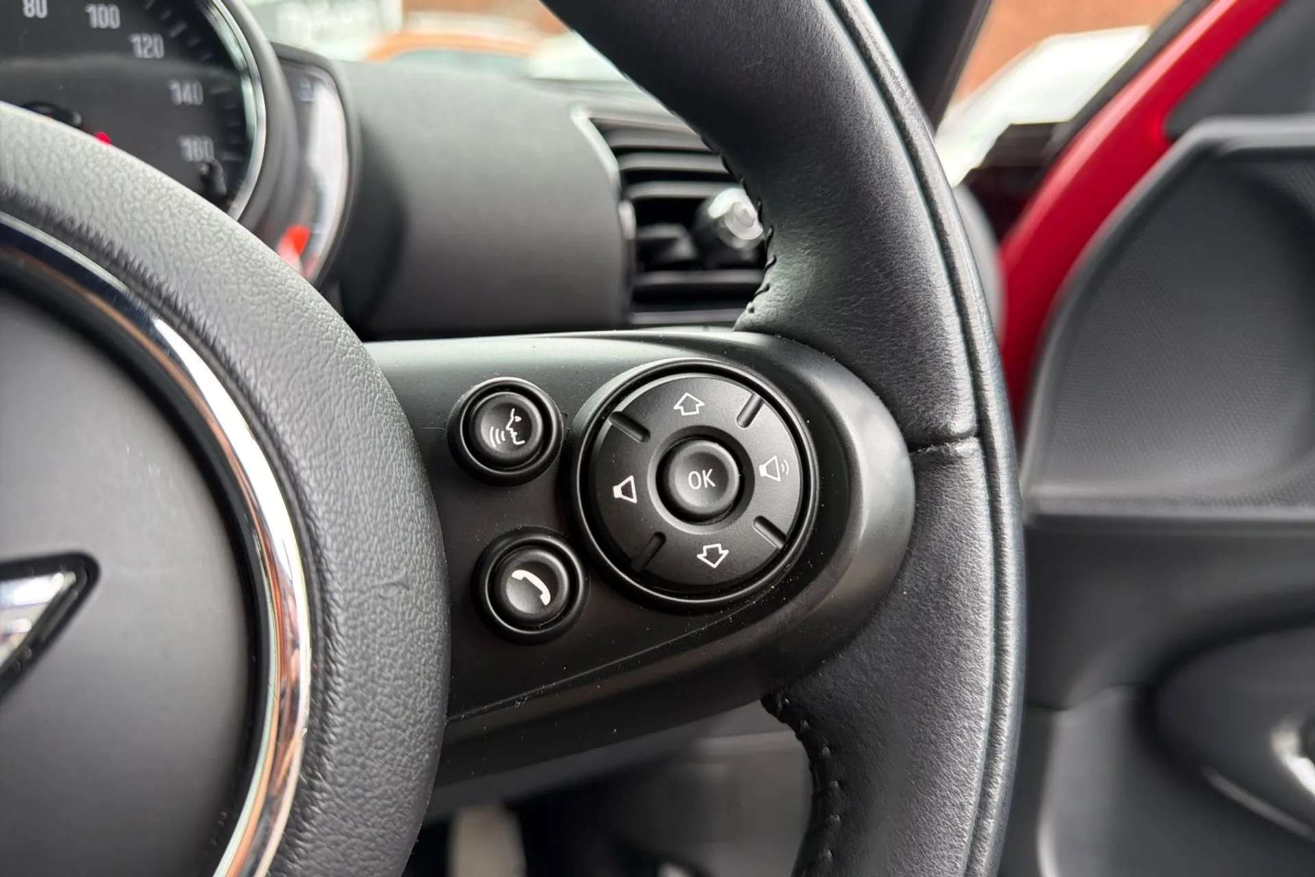 2018 MINI CLUBMAN 2018 MINI CLUBMAN