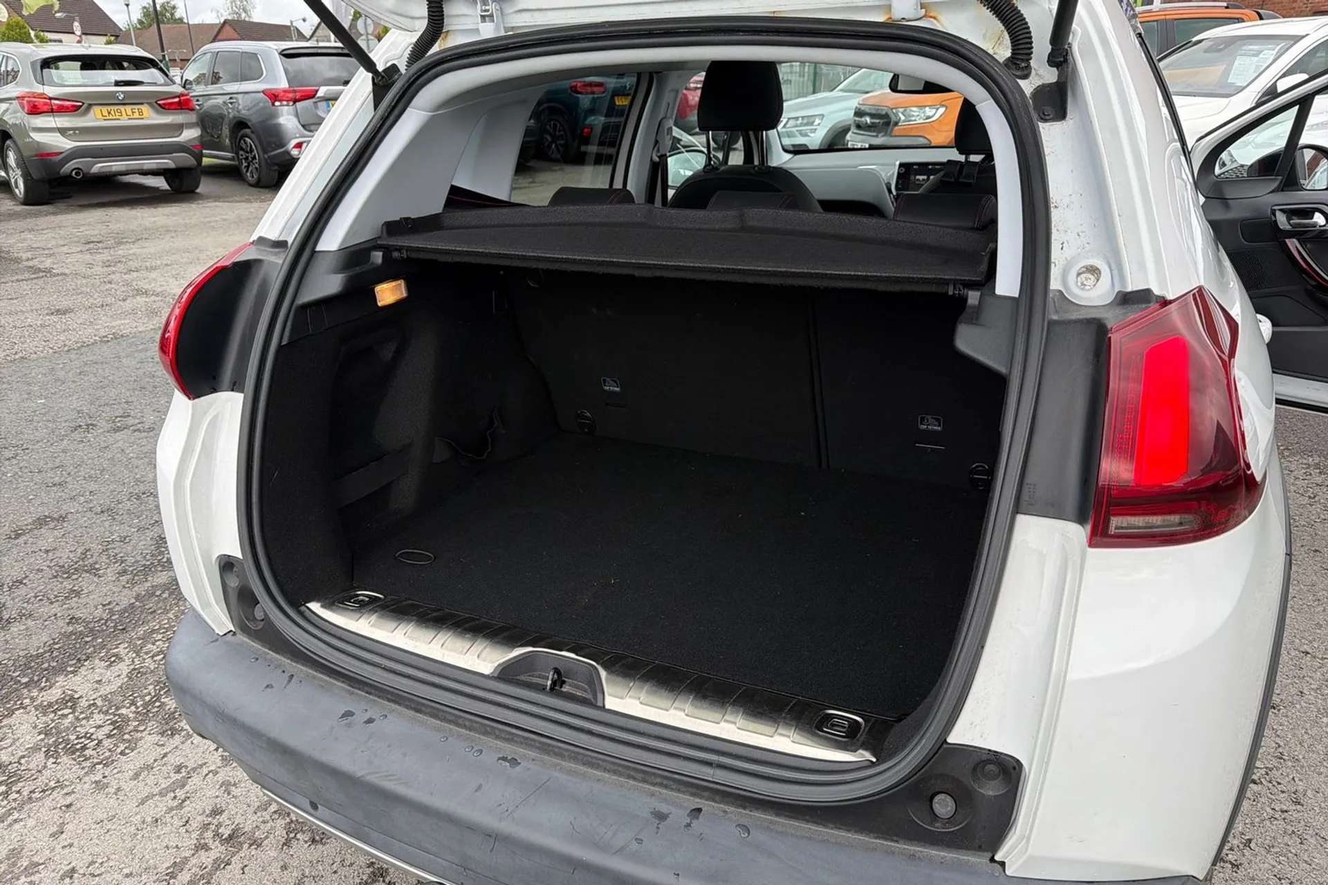 2016 PEUGEOT 2008 2016 PEUGEOT 2008