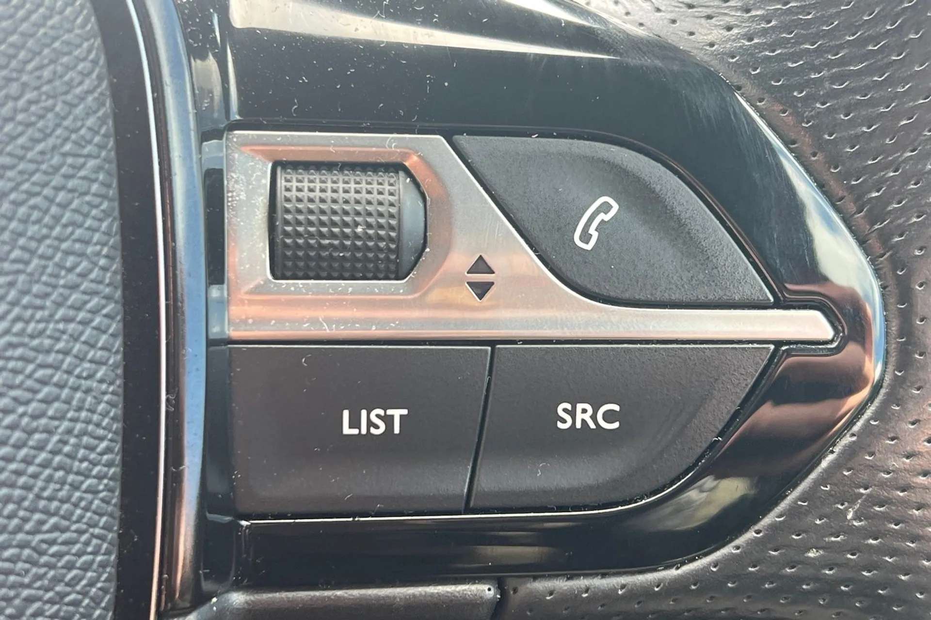 2020 PEUGEOT 2008 2020 PEUGEOT 2008