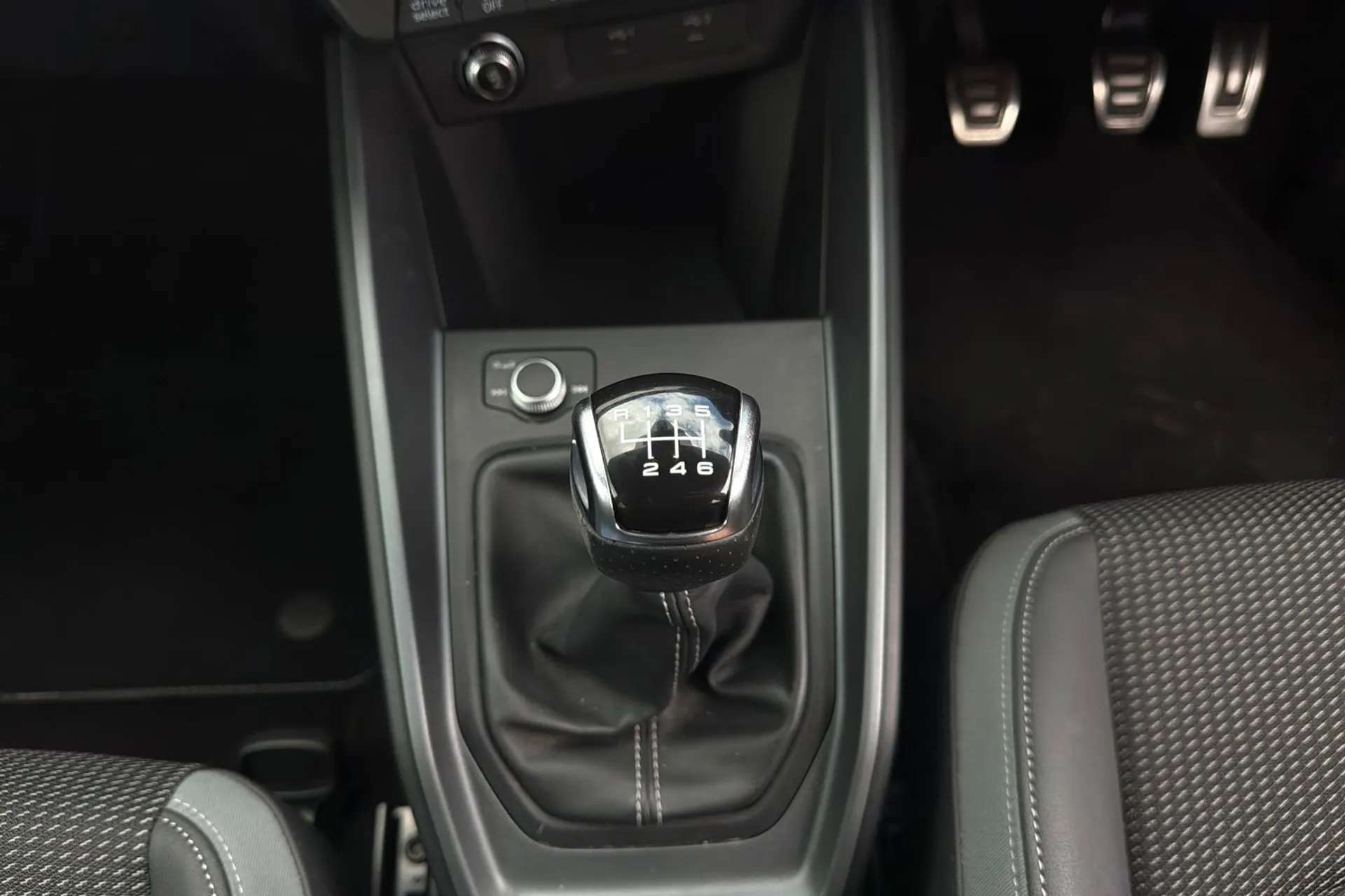 2021 AUDI A1 2021 AUDI A1