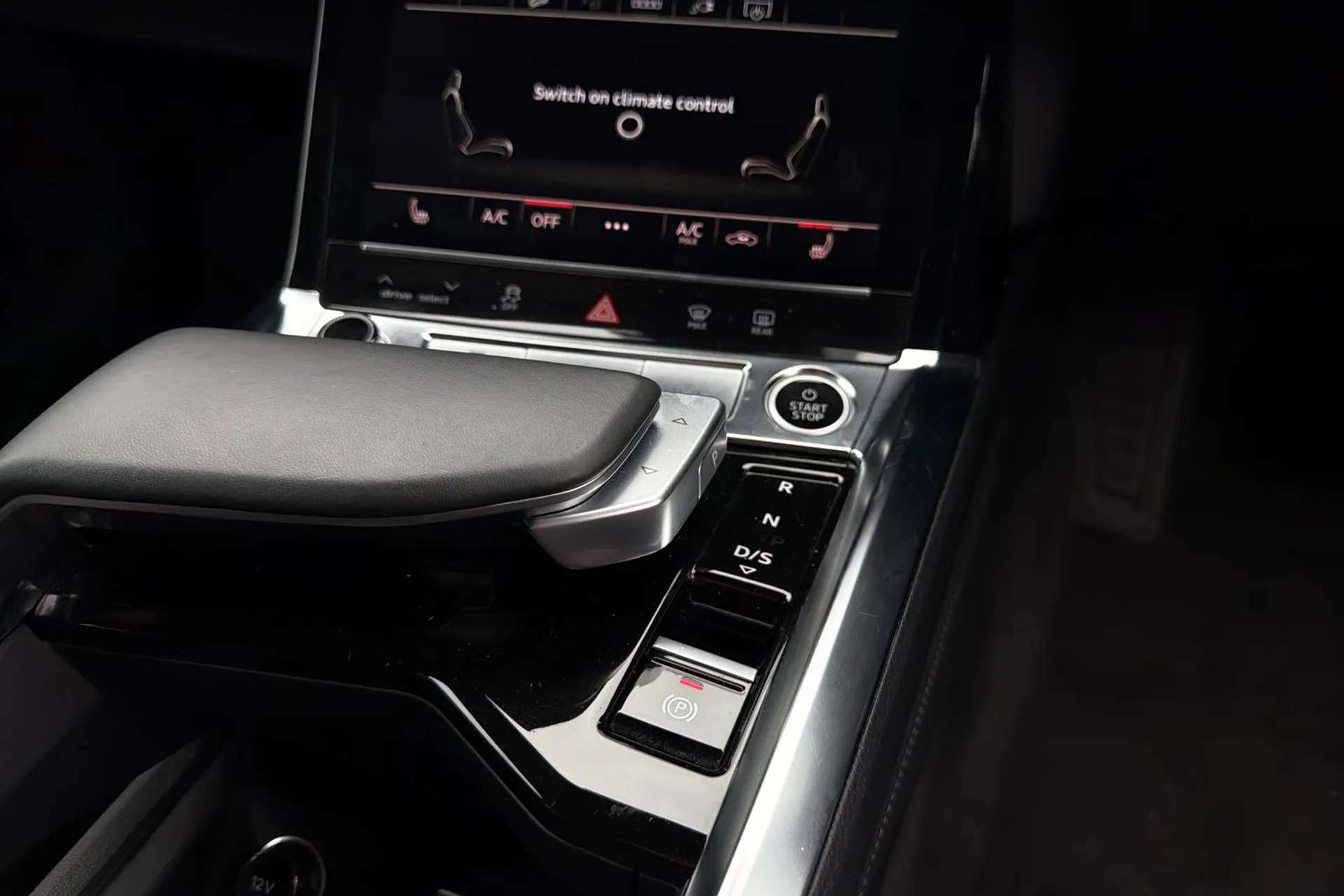 2022 AUDI E-TRON 2022 AUDI E-TRON