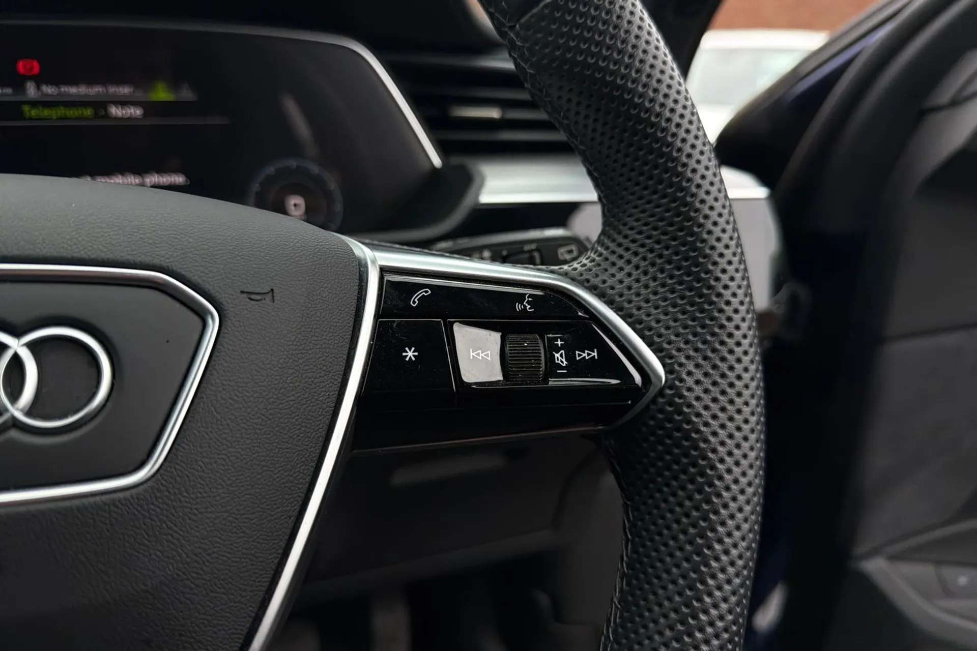 2022 AUDI E-TRON 2022 AUDI E-TRON