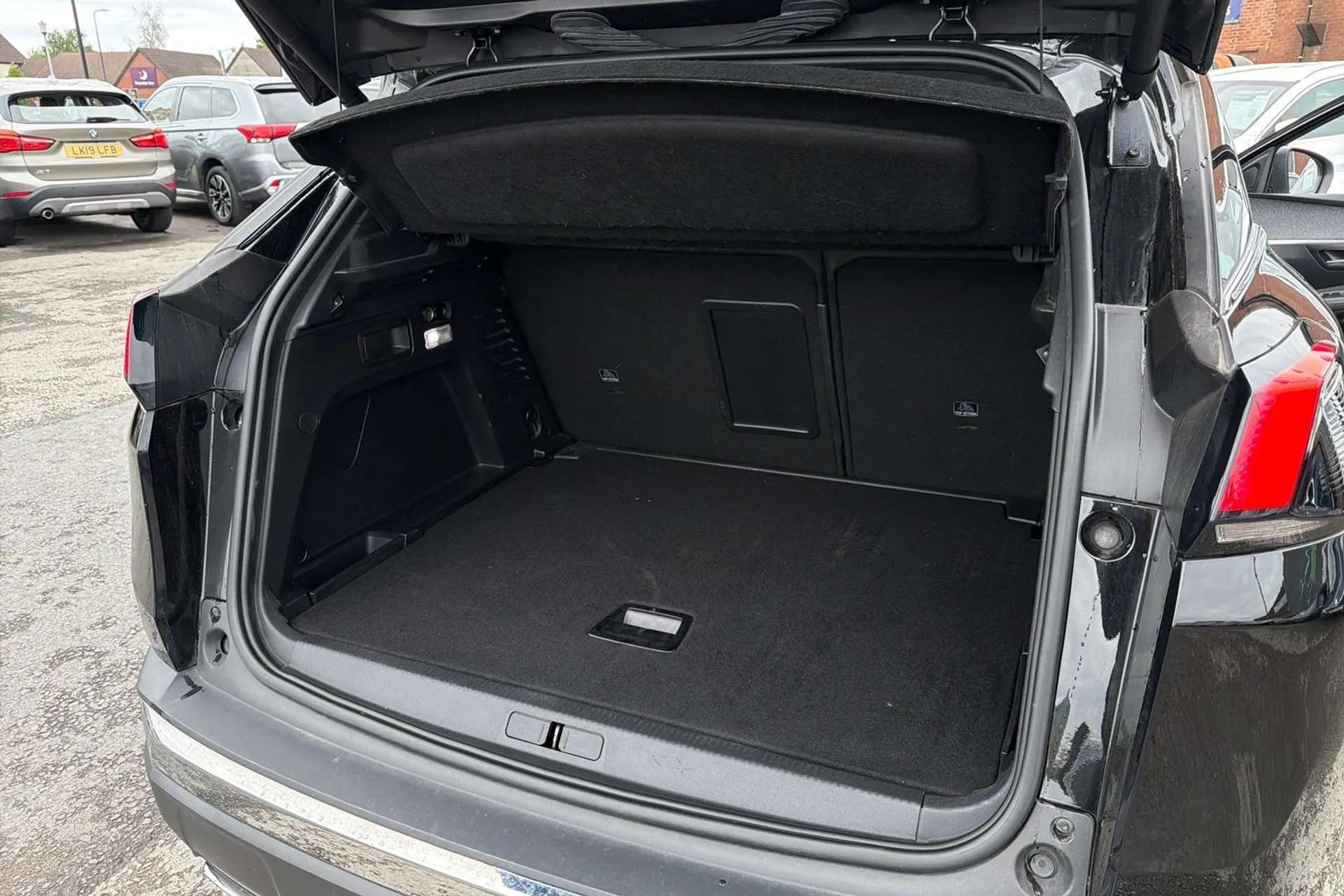 2019 PEUGEOT 3008 2019 PEUGEOT 3008