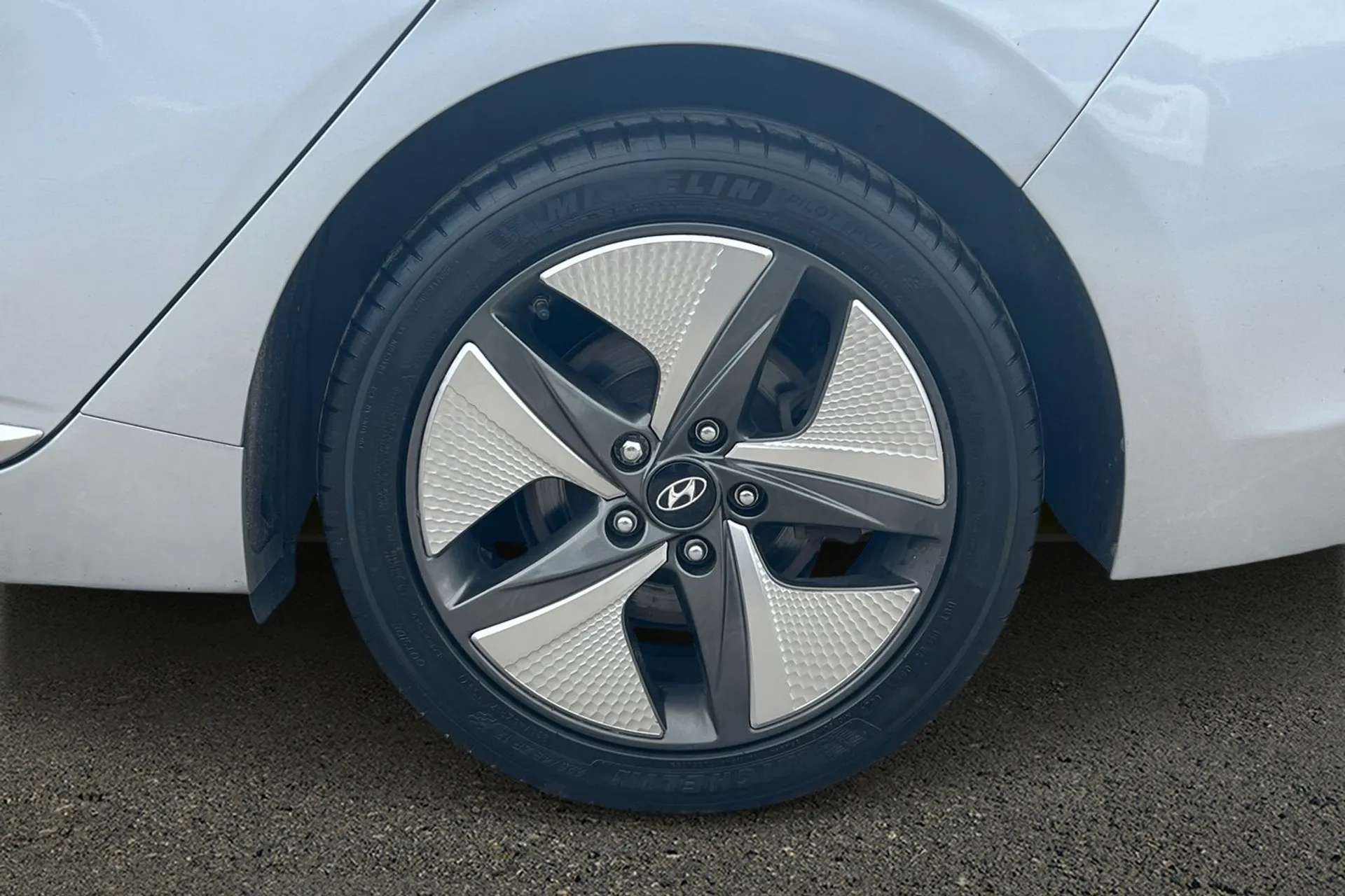2021 HYUNDAI IONIQ 2021 HYUNDAI IONIQ