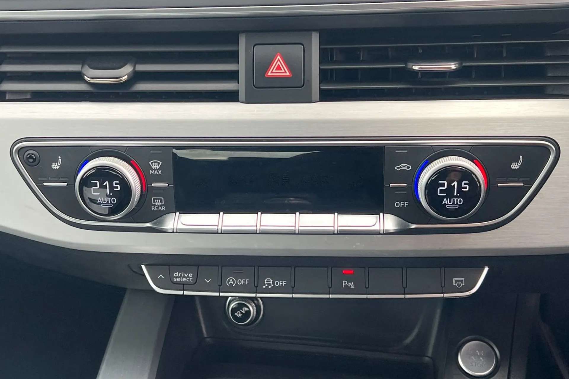 2017 AUDI A4 2017 AUDI A4