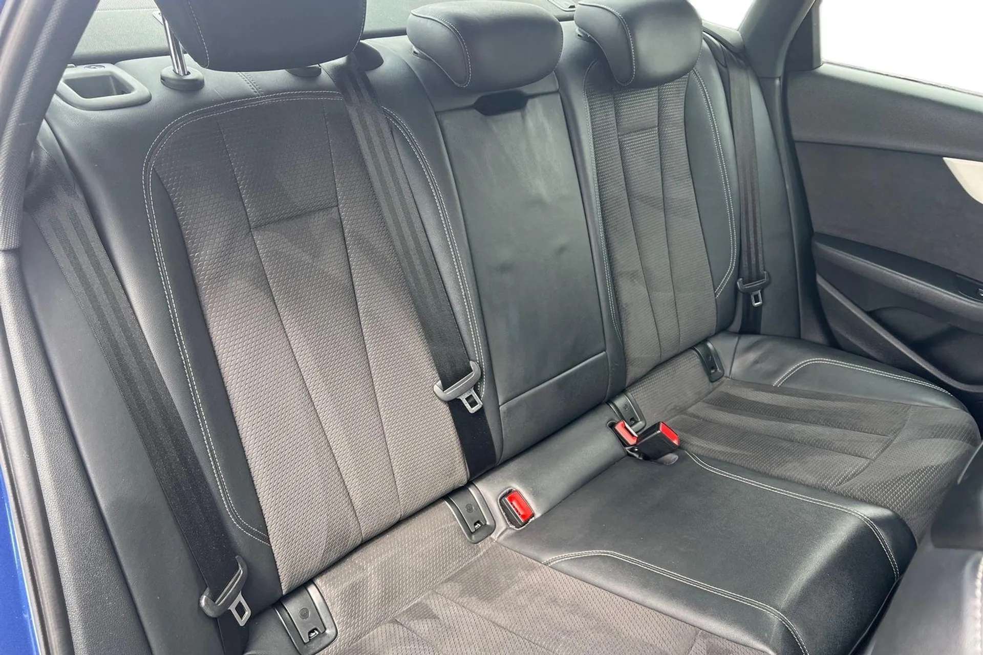 2017 AUDI A4 2017 AUDI A4