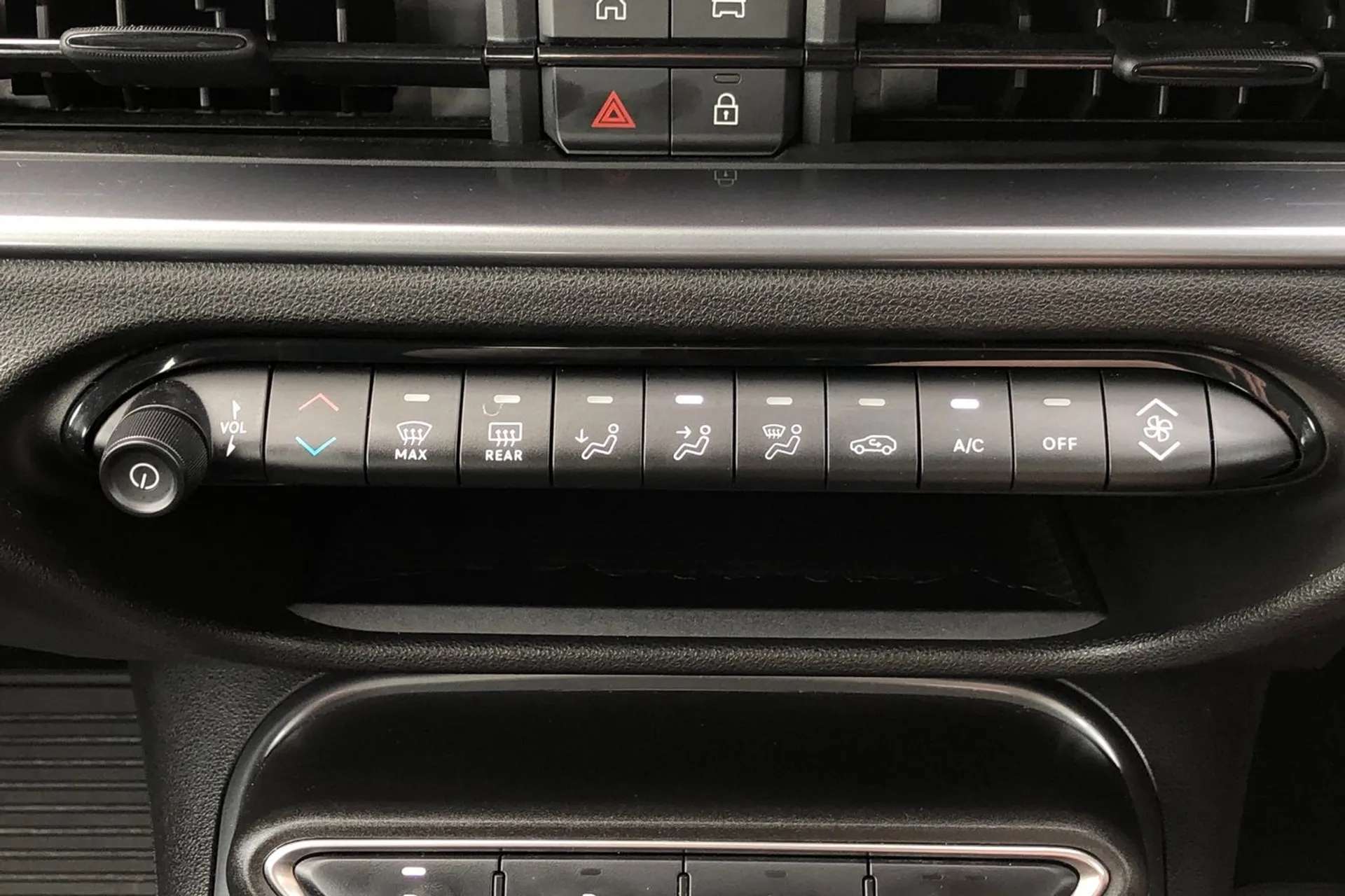 2025 FIAT 600 2025 FIAT 600