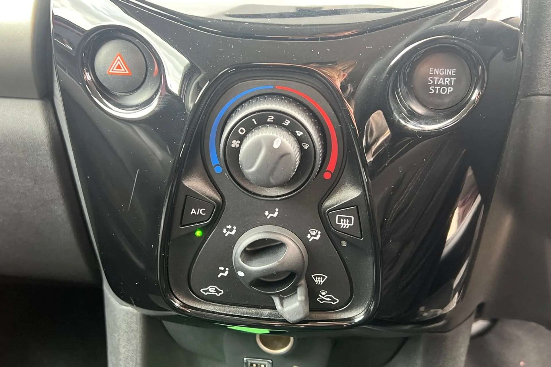 2018 PEUGEOT 108 2018 PEUGEOT 108