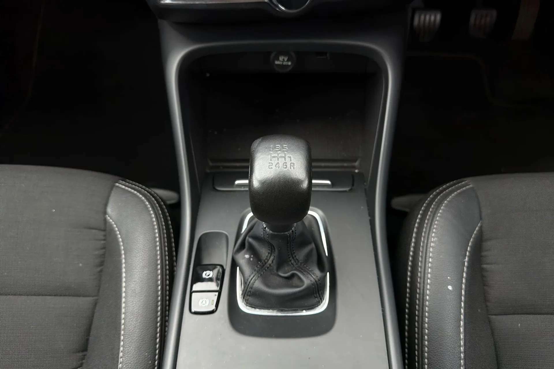 2019 VOLVO XC40 2019 VOLVO XC40