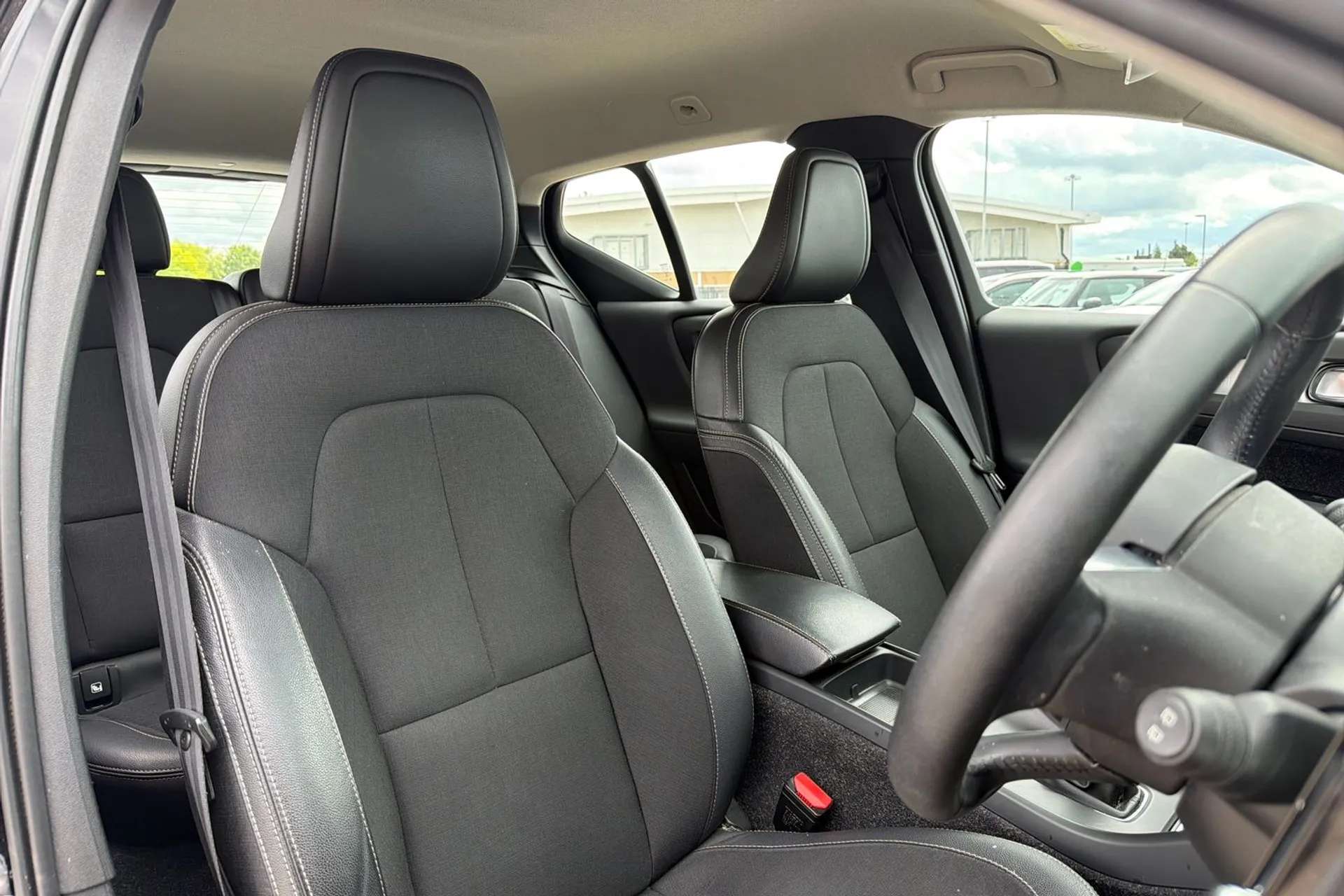 2019 VOLVO XC40 2019 VOLVO XC40