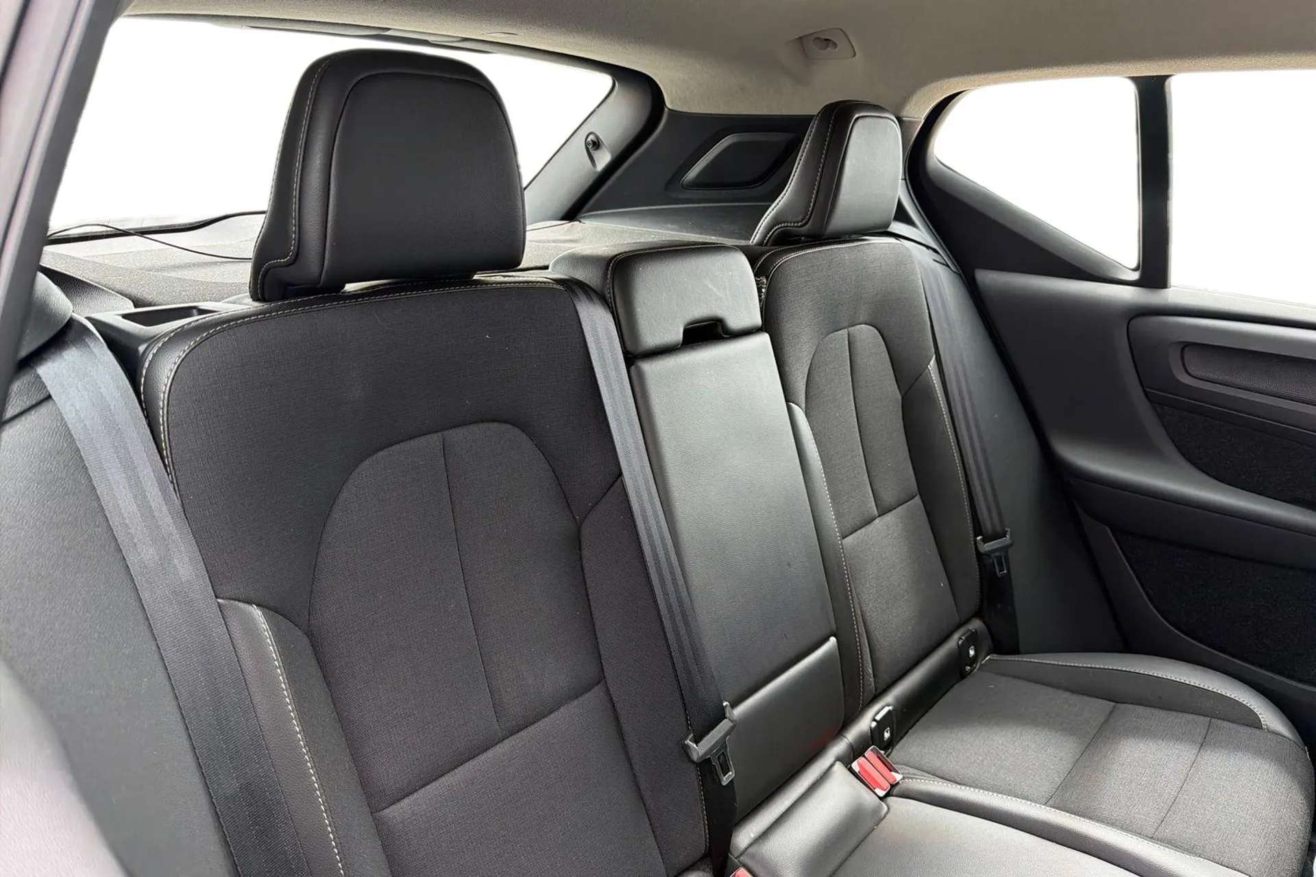 2019 VOLVO XC40 2019 VOLVO XC40
