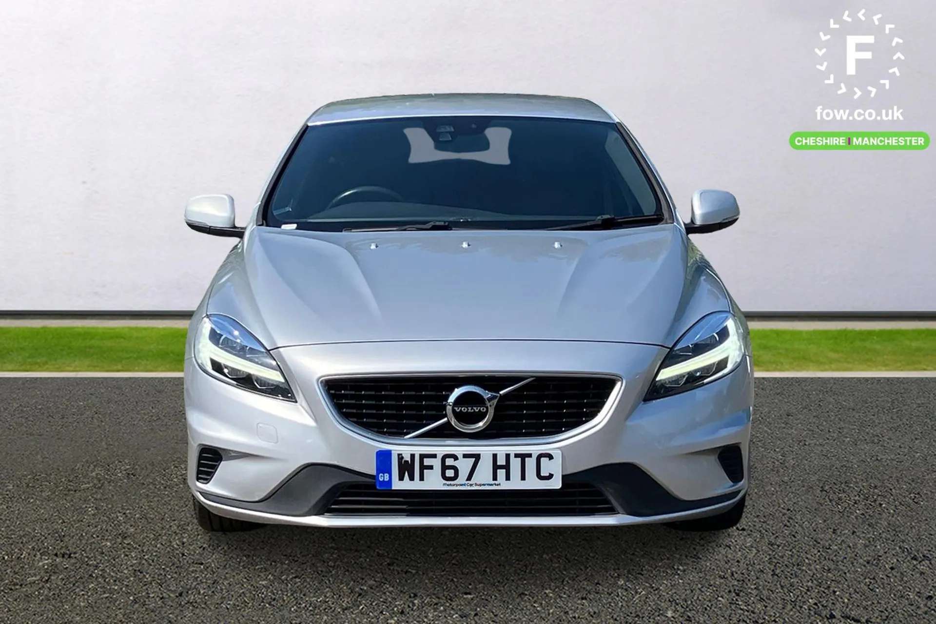 2017 VOLVO V40 2017 VOLVO V40