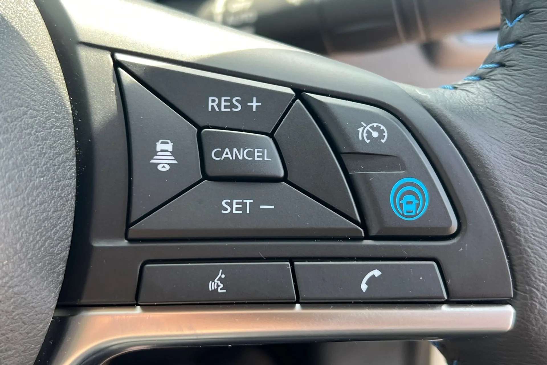 2024 NISSAN LEAF 2024 NISSAN LEAF