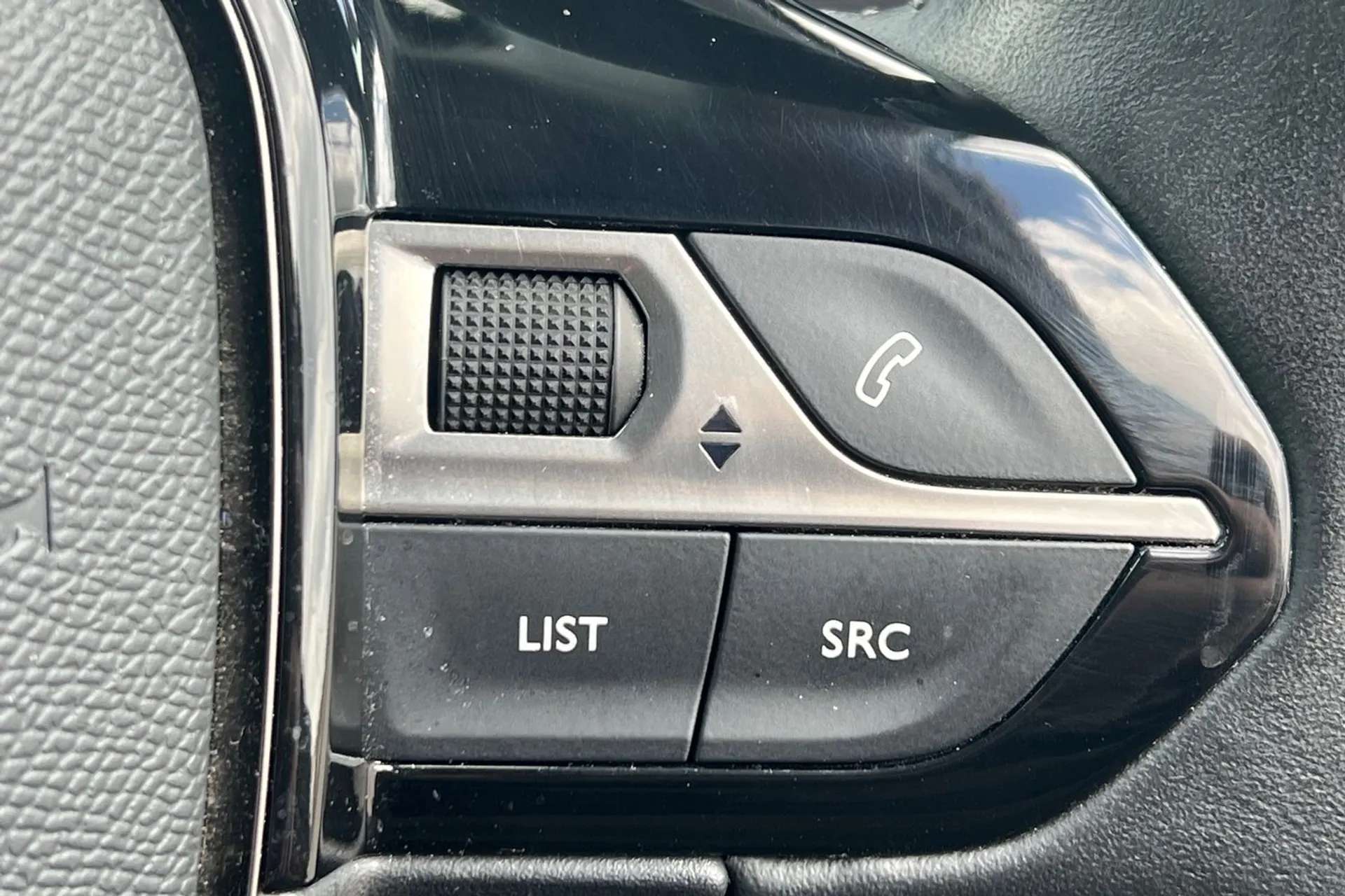 2021 PEUGEOT 2008 2021 PEUGEOT 2008