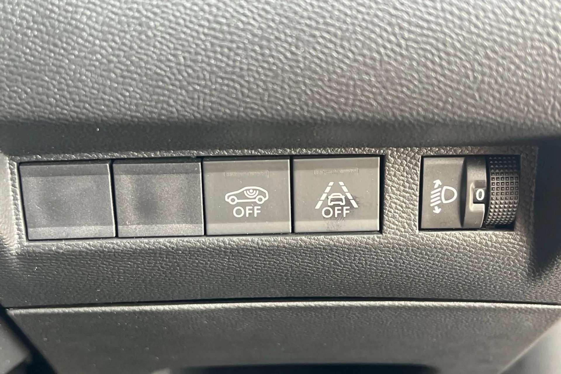 2021 PEUGEOT 2008 2021 PEUGEOT 2008