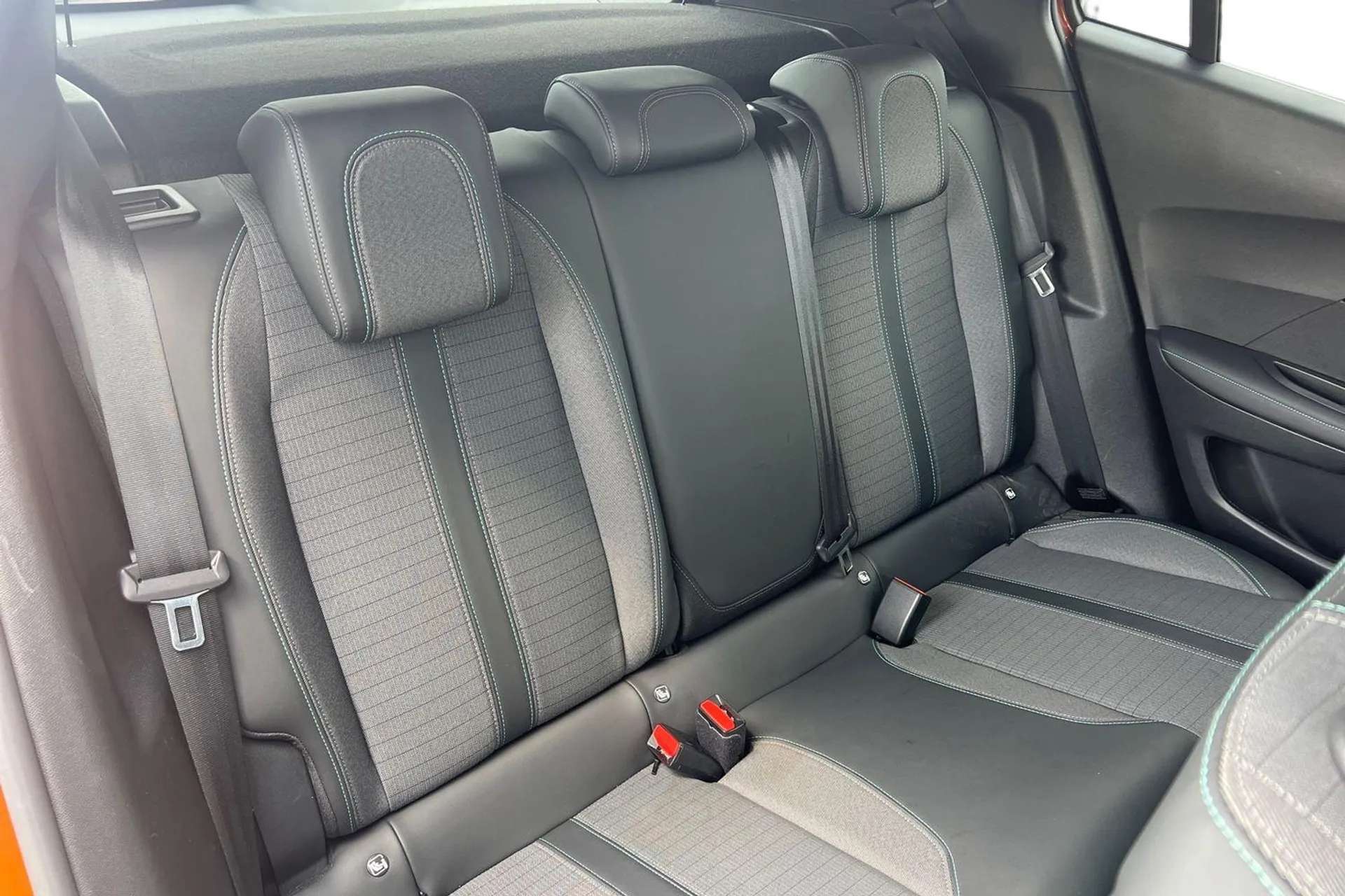 2021 PEUGEOT 2008 2021 PEUGEOT 2008