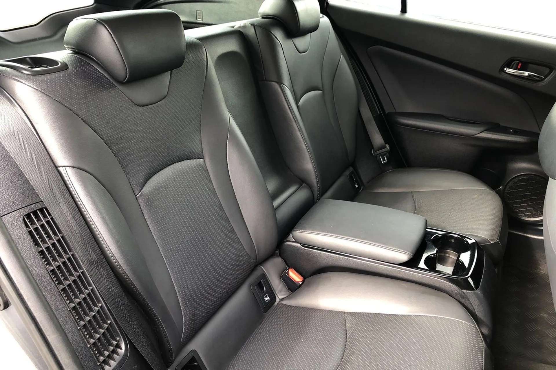 2018 TOYOTA PRIUS 2018 TOYOTA PRIUS