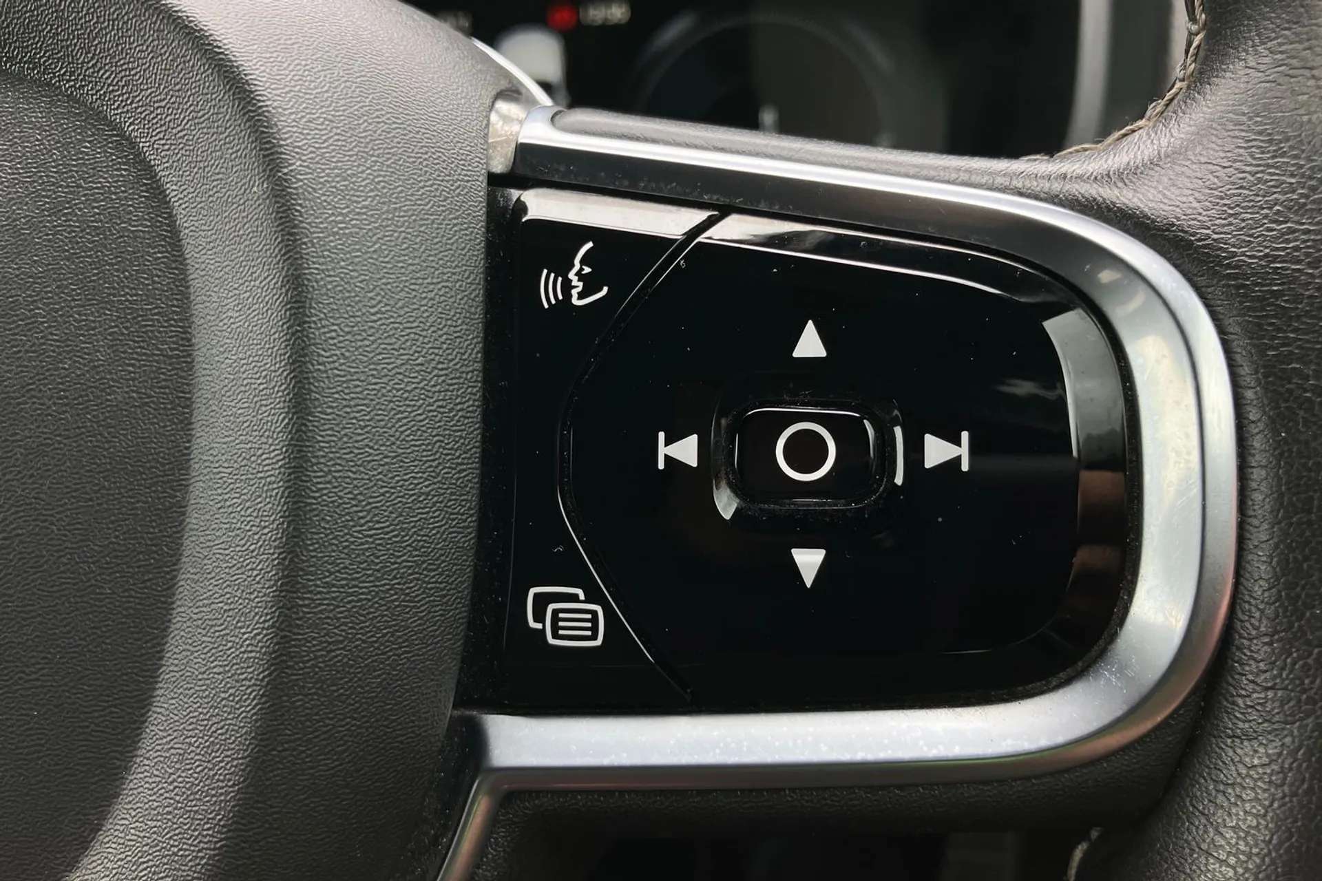 2021 VOLVO S90 2021 VOLVO S90