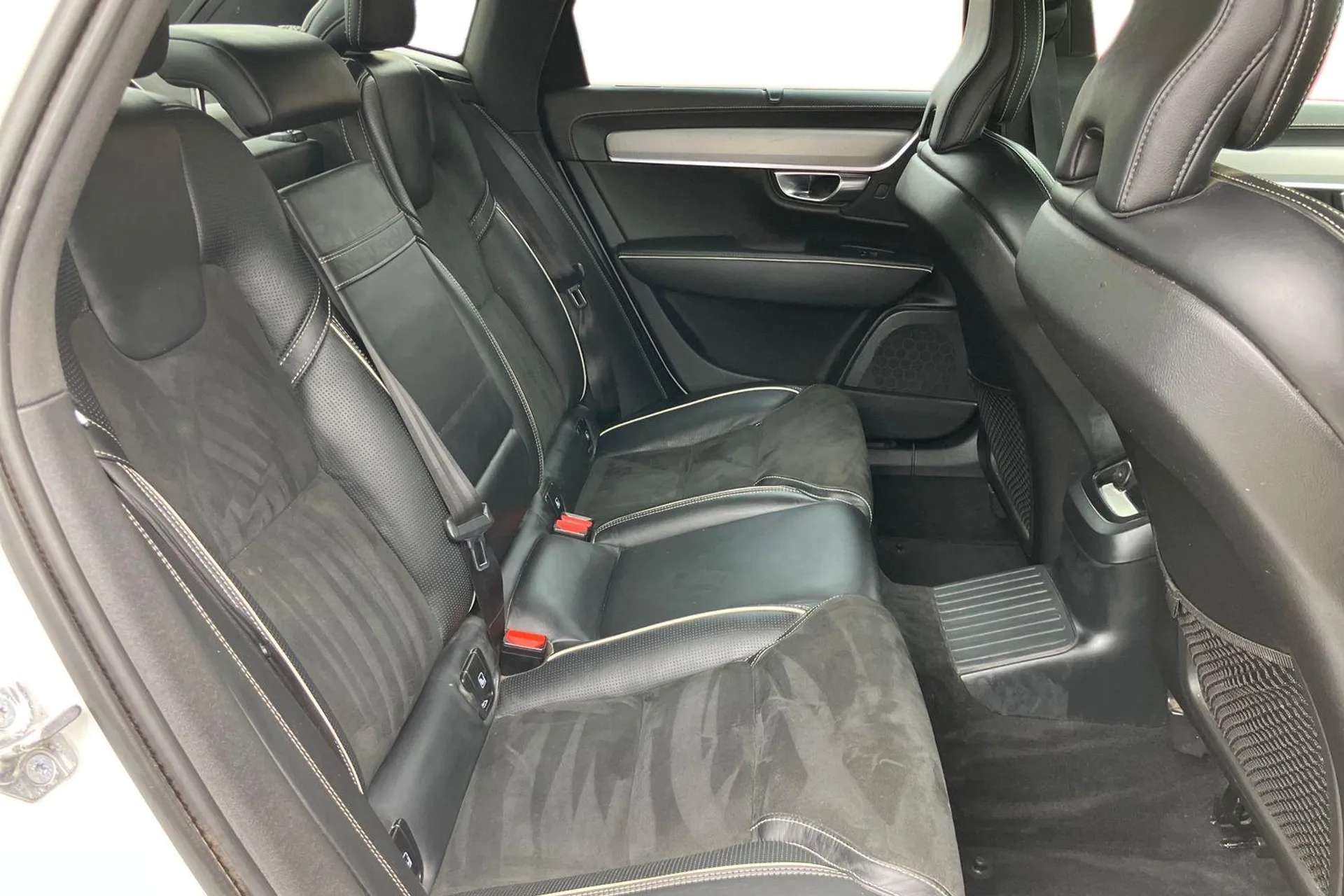 2021 VOLVO S90 2021 VOLVO S90