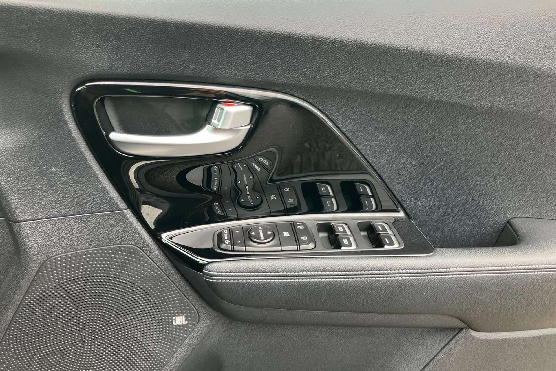 2020 KIA E-NIRO 2020 KIA E-NIRO