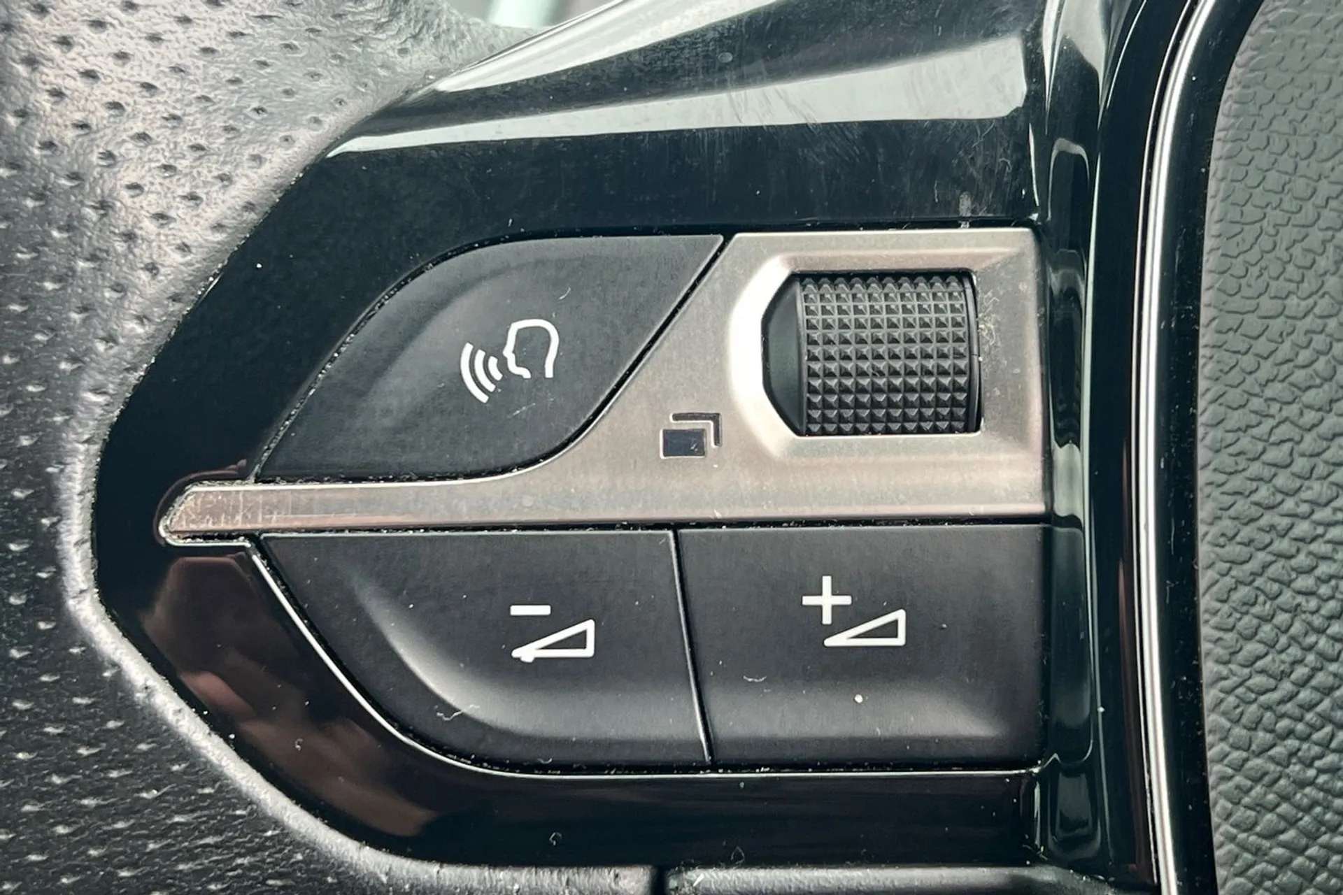 2017 PEUGEOT 3008 2017 PEUGEOT 3008