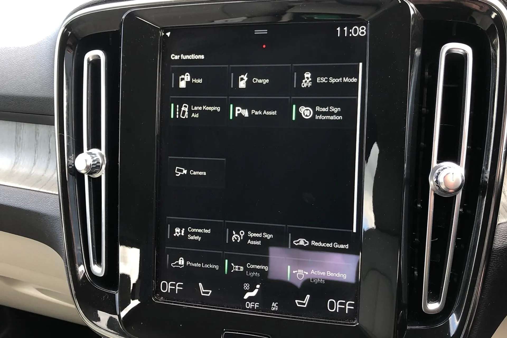2021 VOLVO XC40 2021 VOLVO XC40