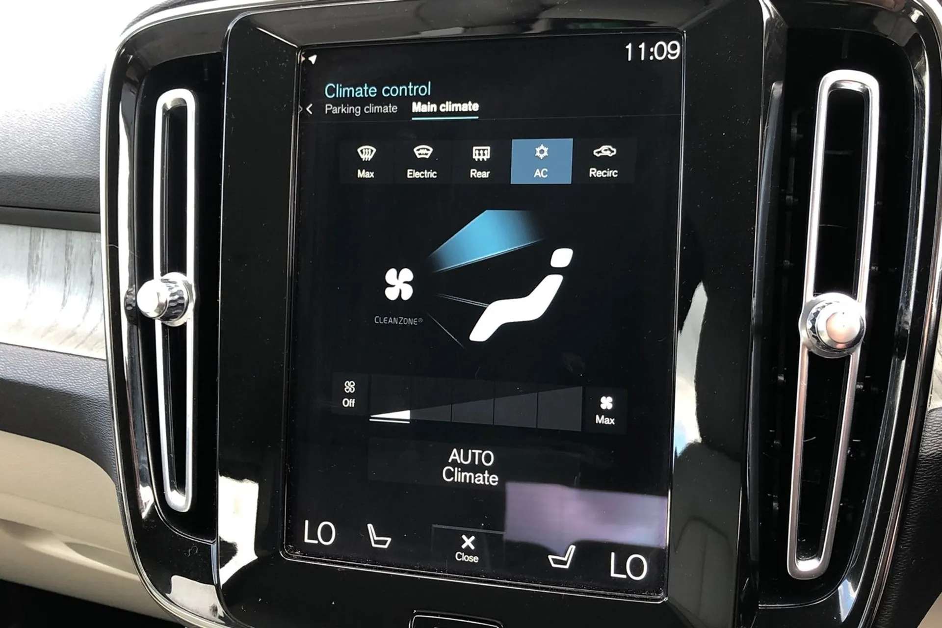 2021 VOLVO XC40 2021 VOLVO XC40