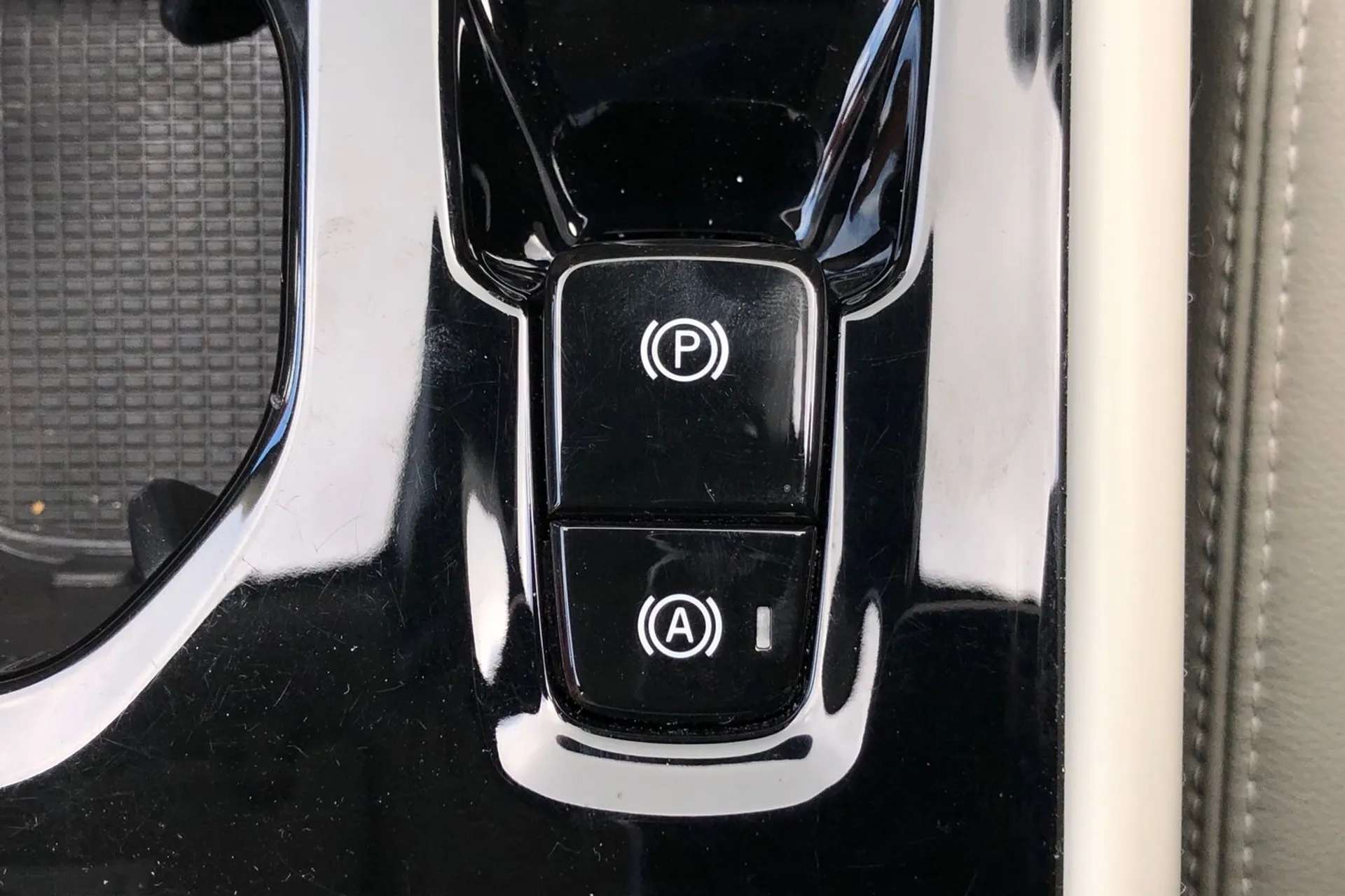 2021 VOLVO XC40 2021 VOLVO XC40