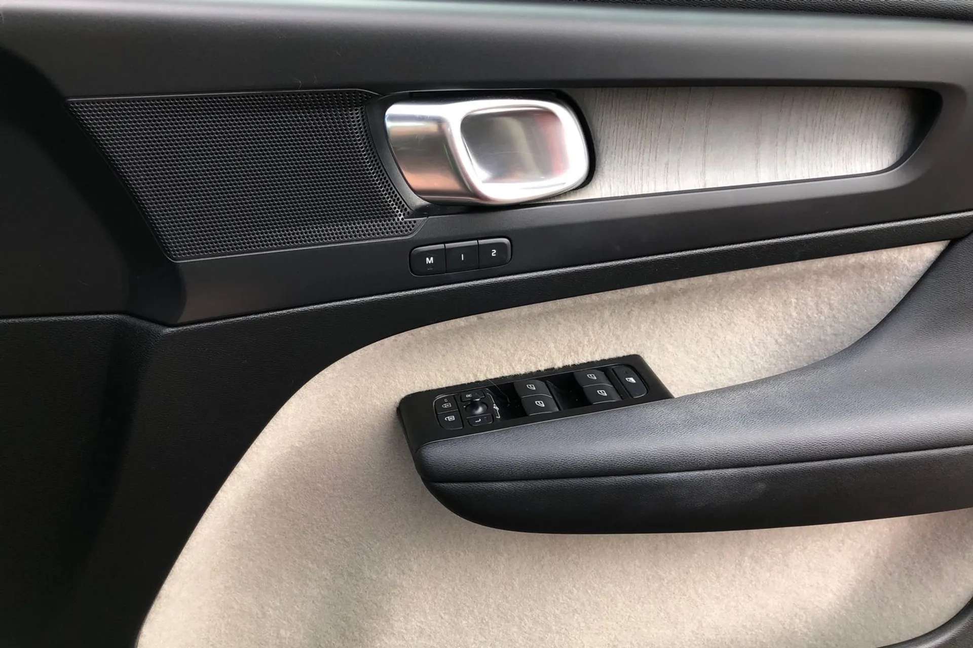 2021 VOLVO XC40 2021 VOLVO XC40