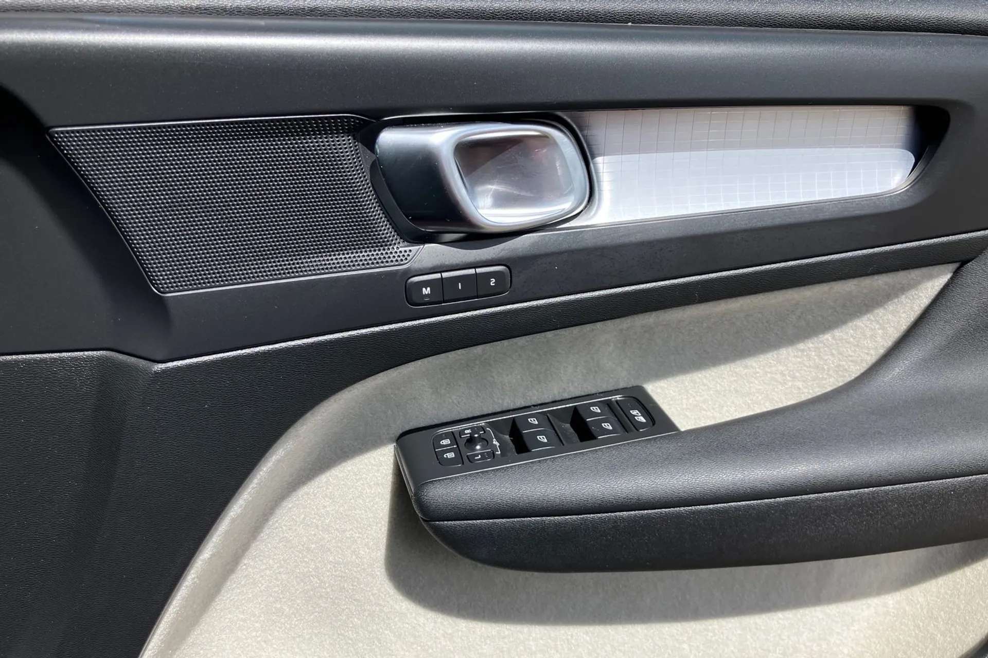 2020 VOLVO XC40 2020 VOLVO XC40