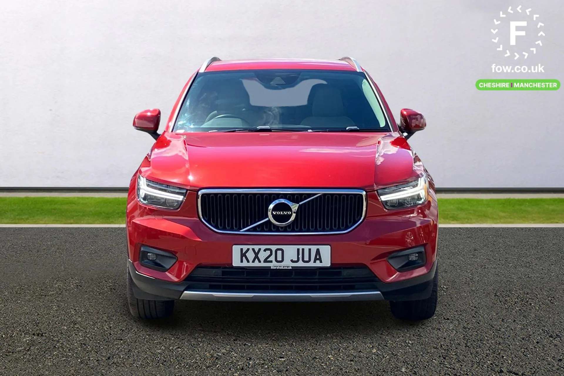 2020 VOLVO XC40 2020 VOLVO XC40