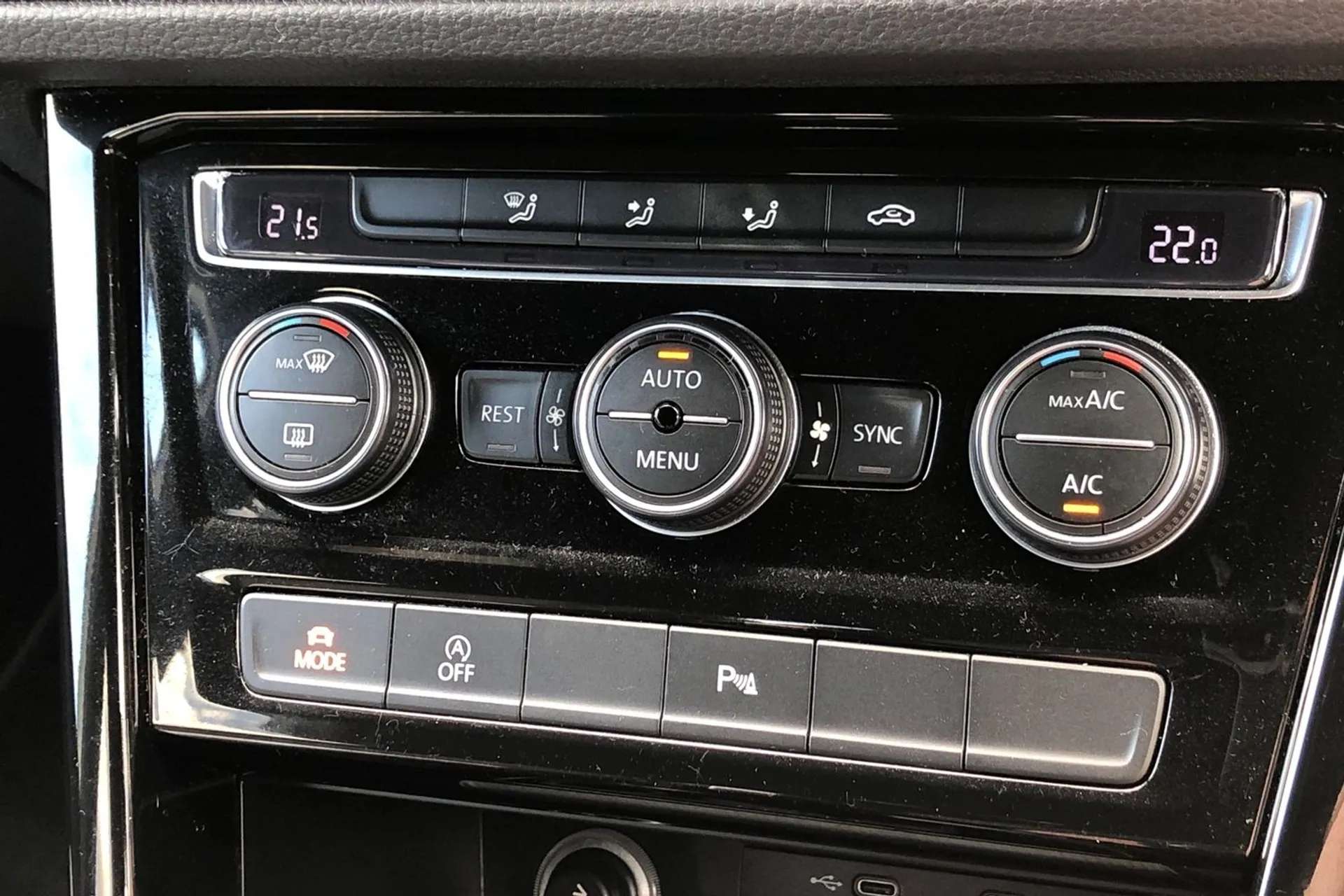 2021 VOLKSWAGEN TOURAN 2021 VOLKSWAGEN TOURAN
