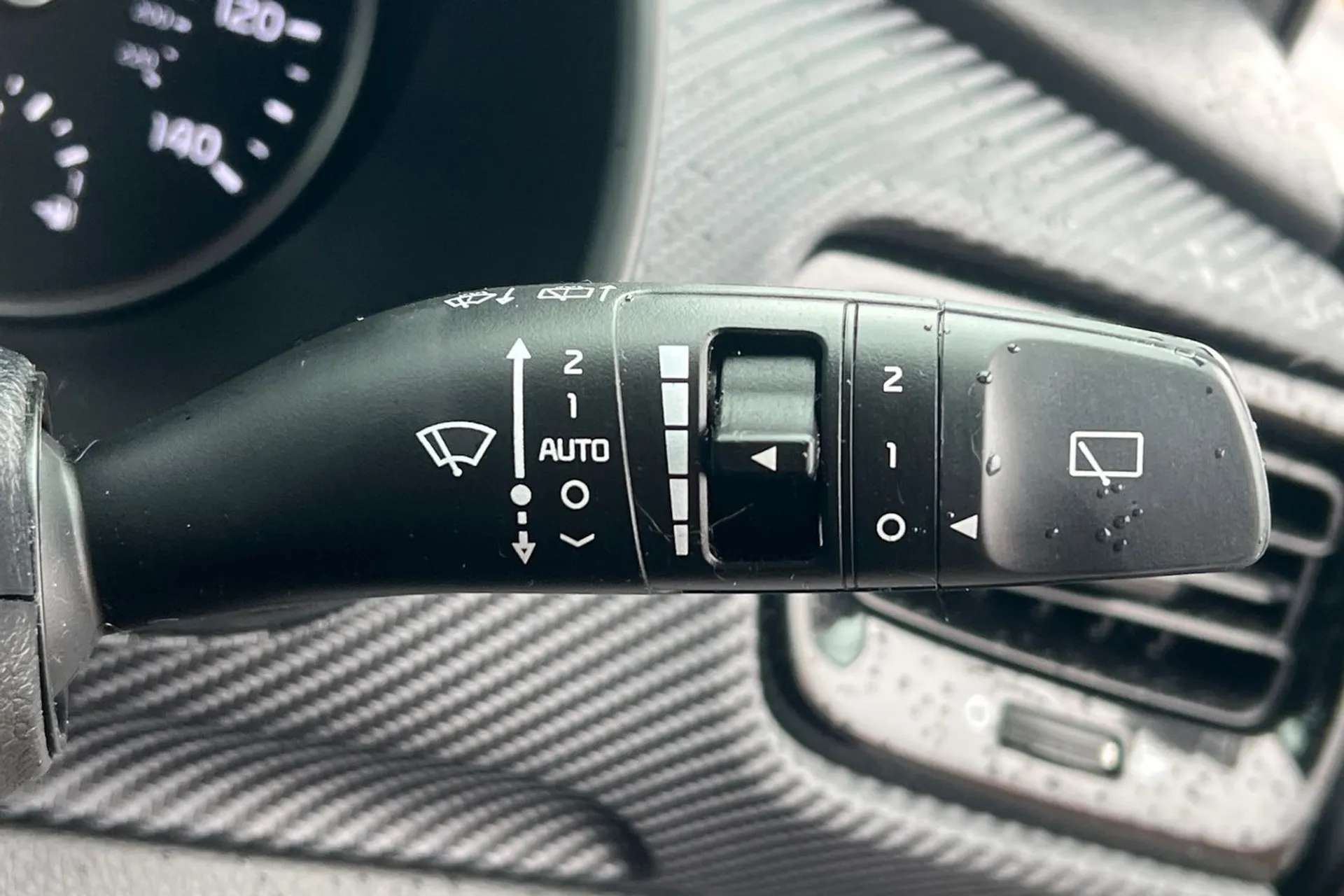 2023 KIA STONIC 2023 KIA STONIC