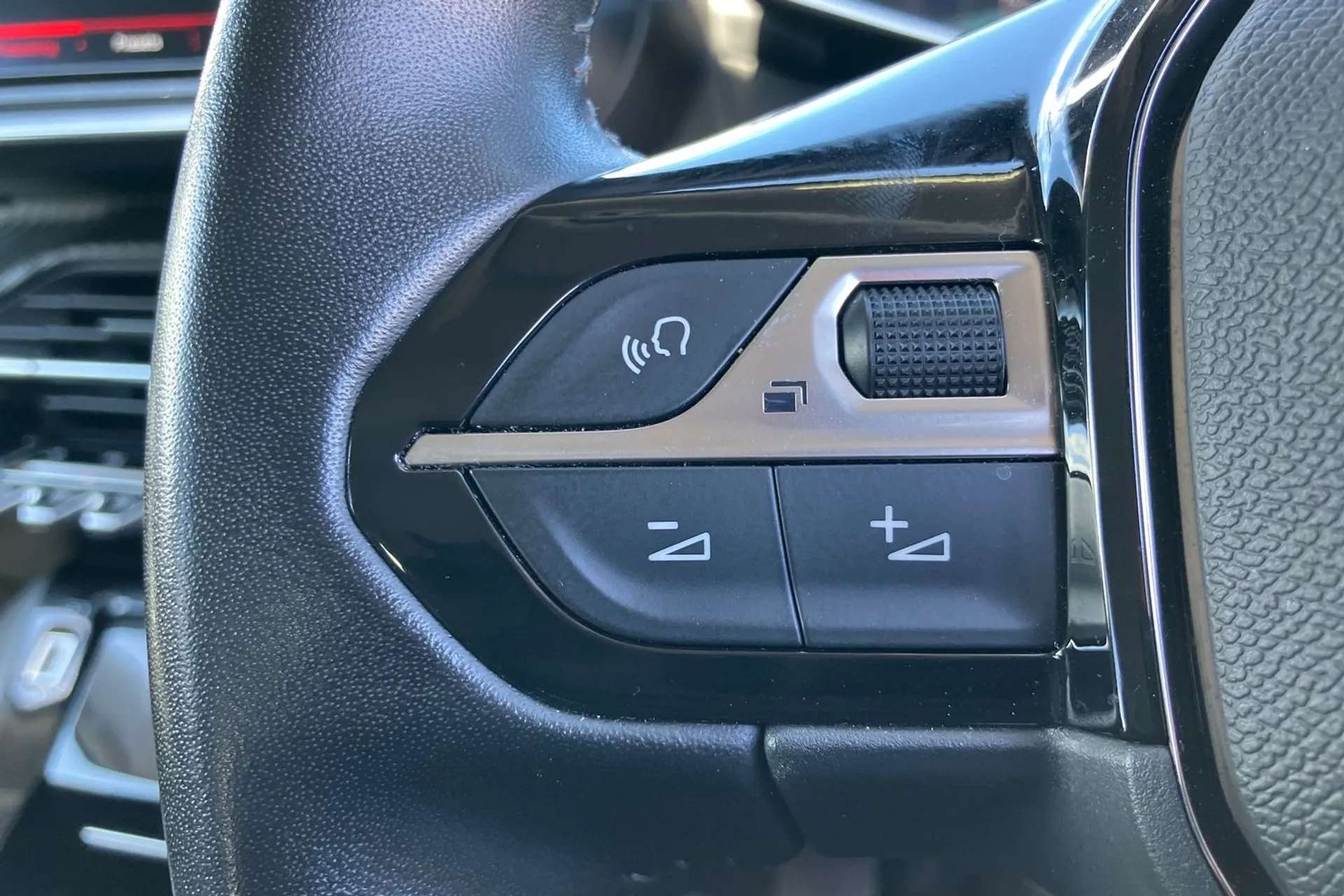 2021 PEUGEOT 2008 2021 PEUGEOT 2008