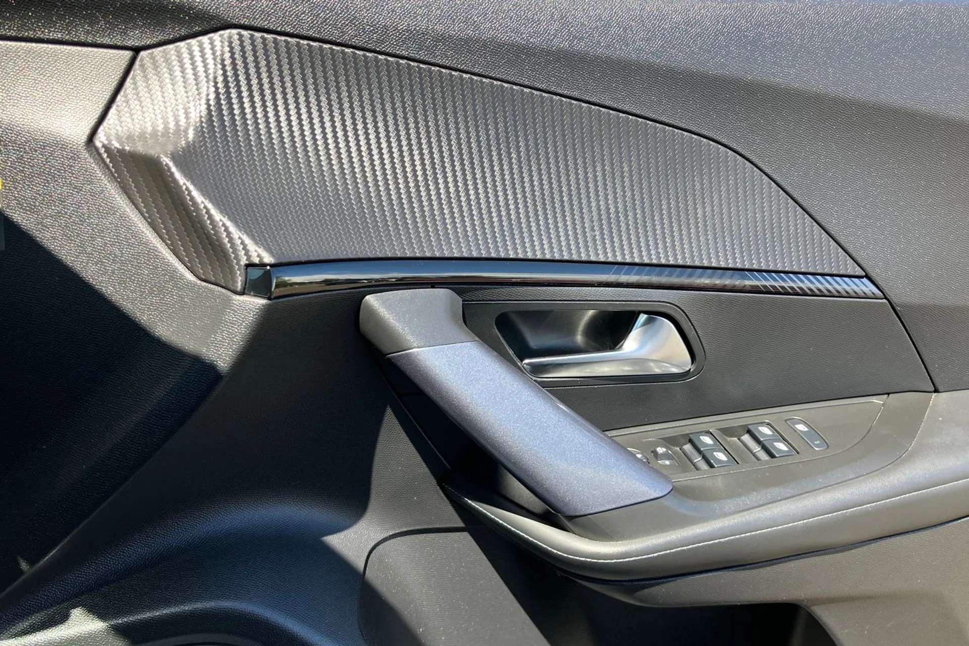 2021 PEUGEOT 2008 2021 PEUGEOT 2008