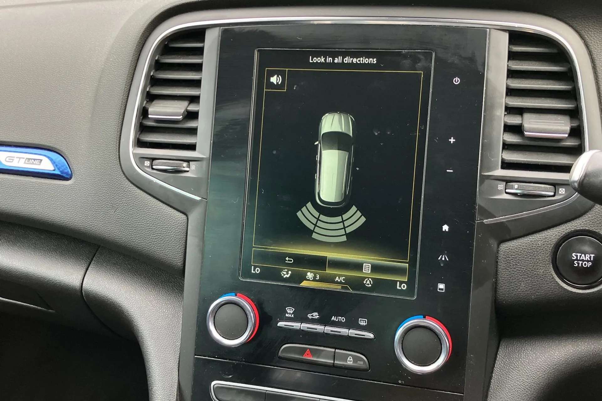 2019 RENAULT MEGANE 2019 RENAULT MEGANE