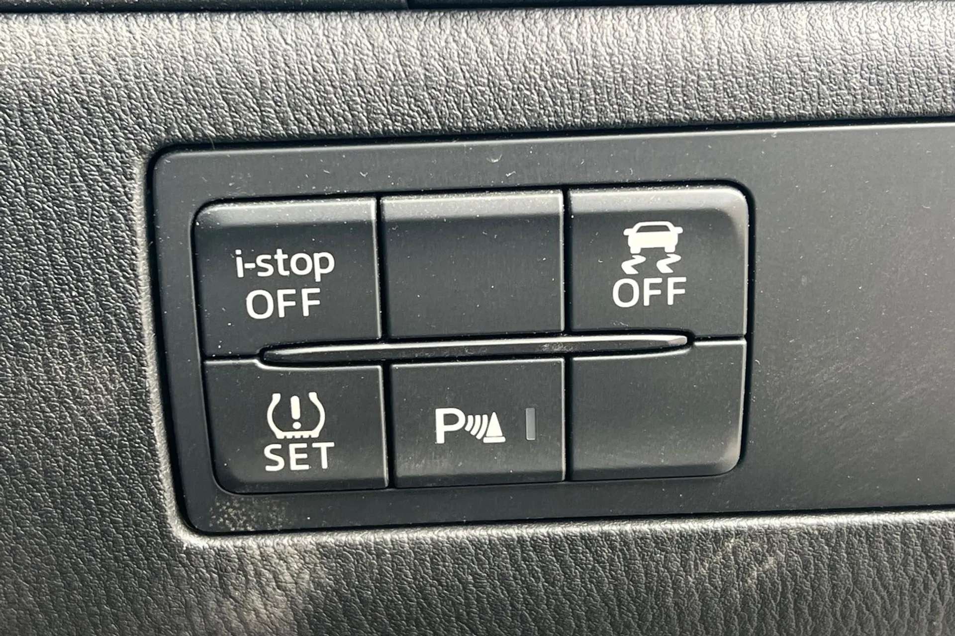 2018 MAZDA MAZDA3 2018 MAZDA MAZDA3