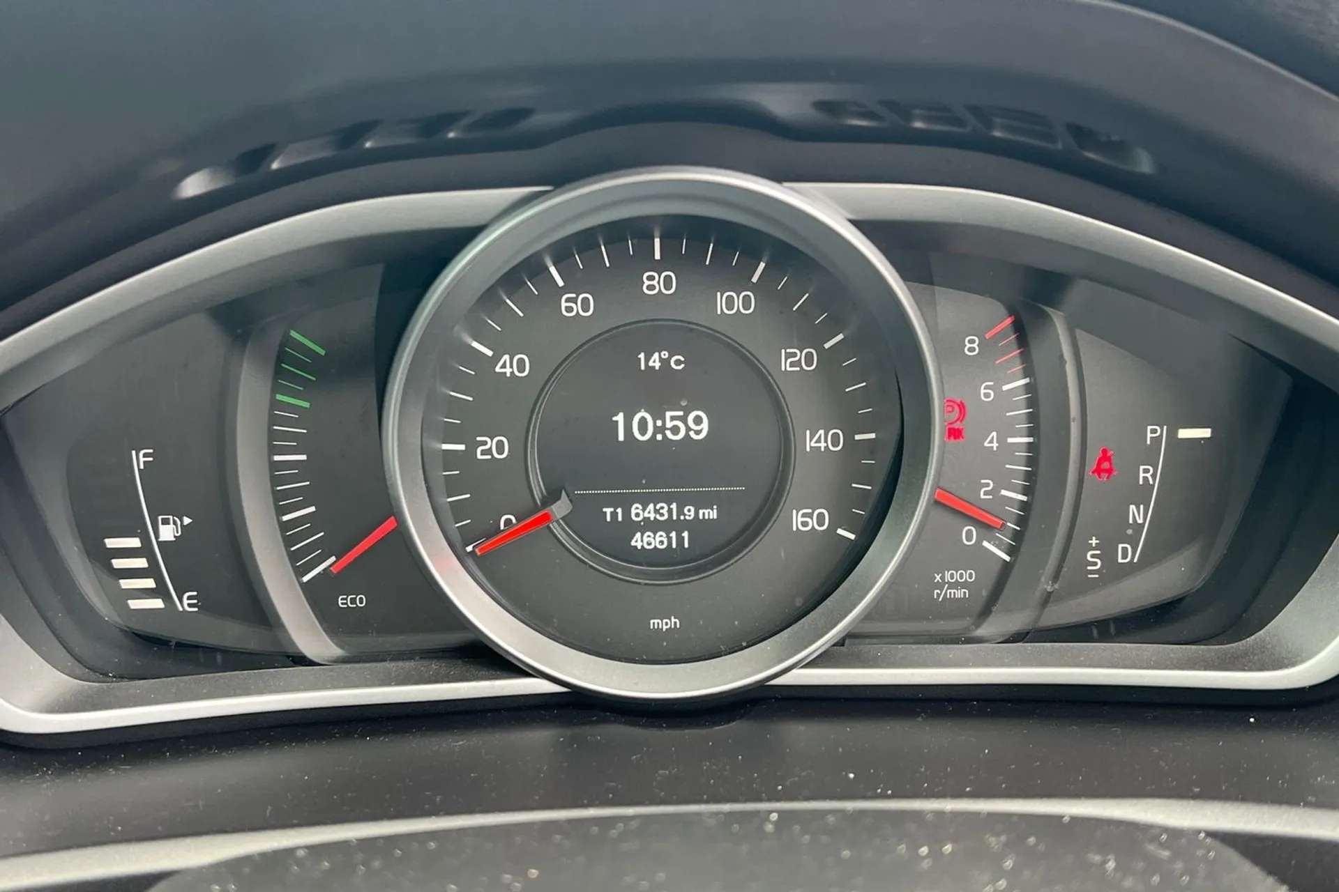 2017 VOLVO V40 2017 VOLVO V40