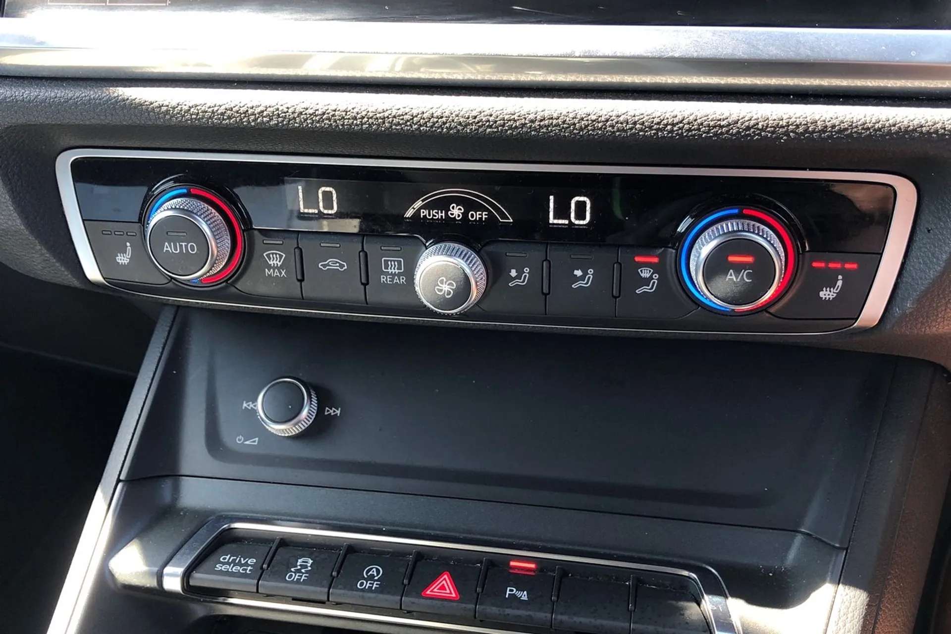 2019 AUDI Q3 2019 AUDI Q3